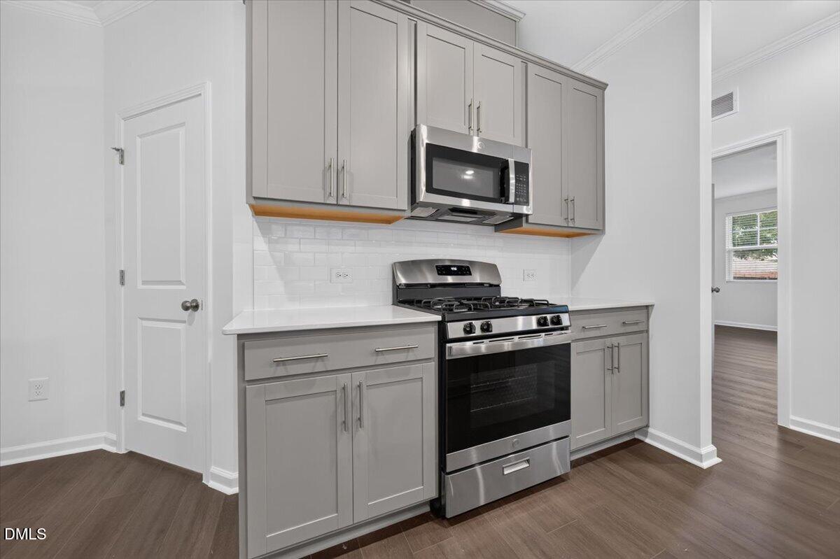 210 Redford Place Drive Property Photo 9