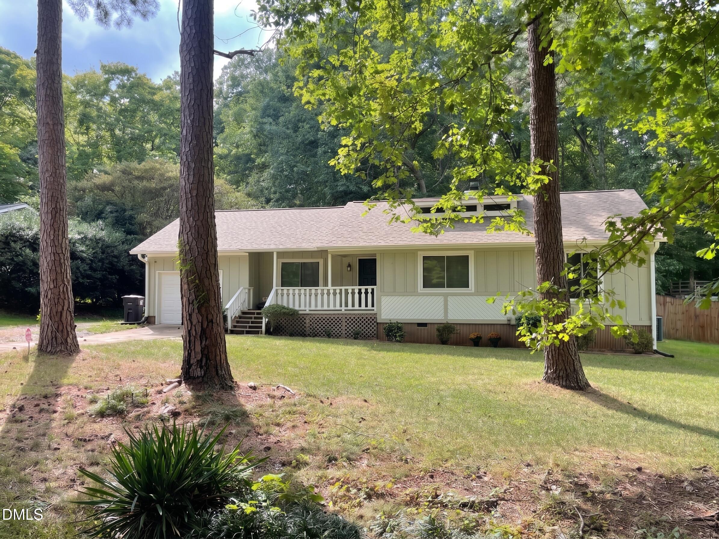 2013 Englewood Drive Property Photo 1