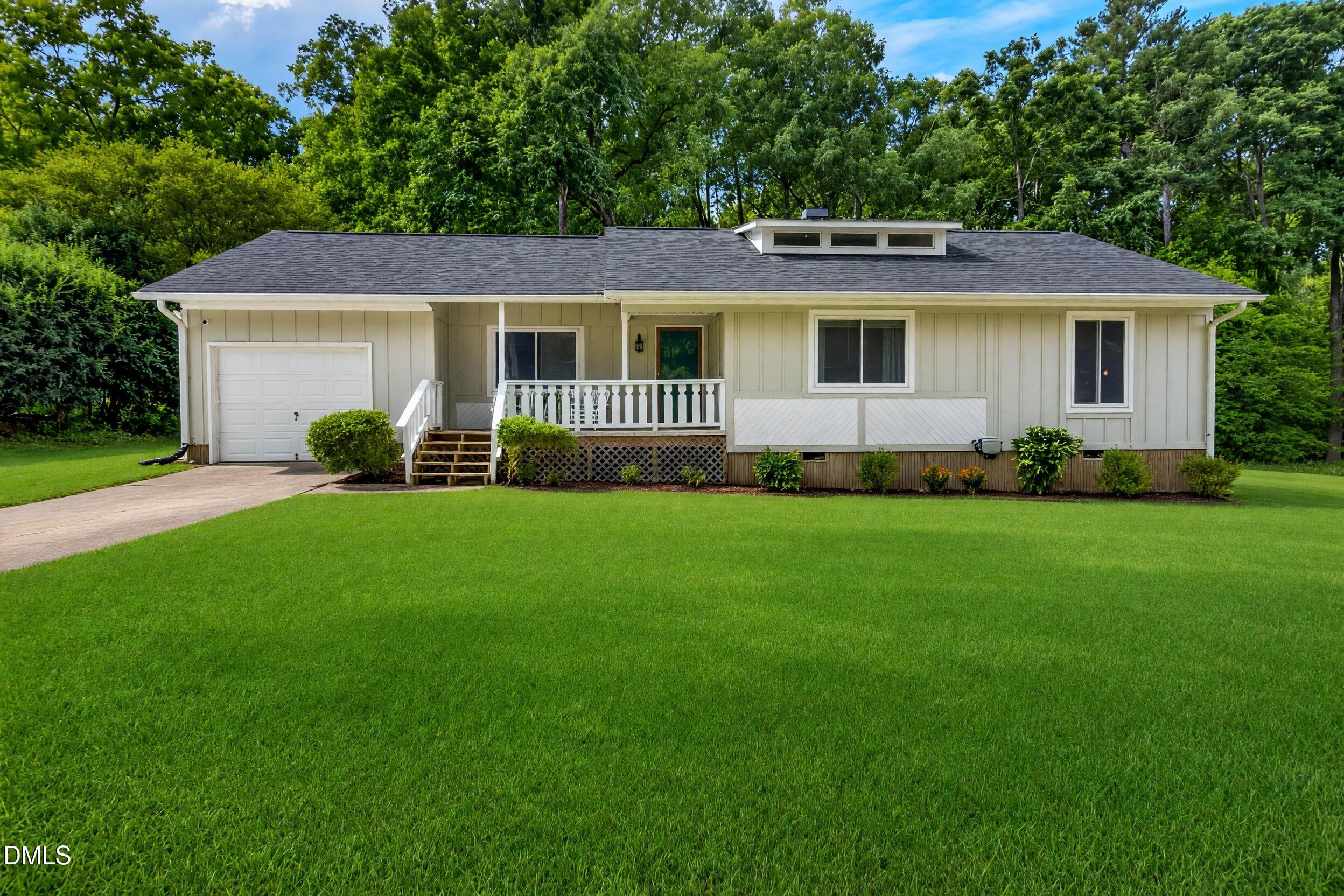 2013 Englewood Drive Property Photo 1