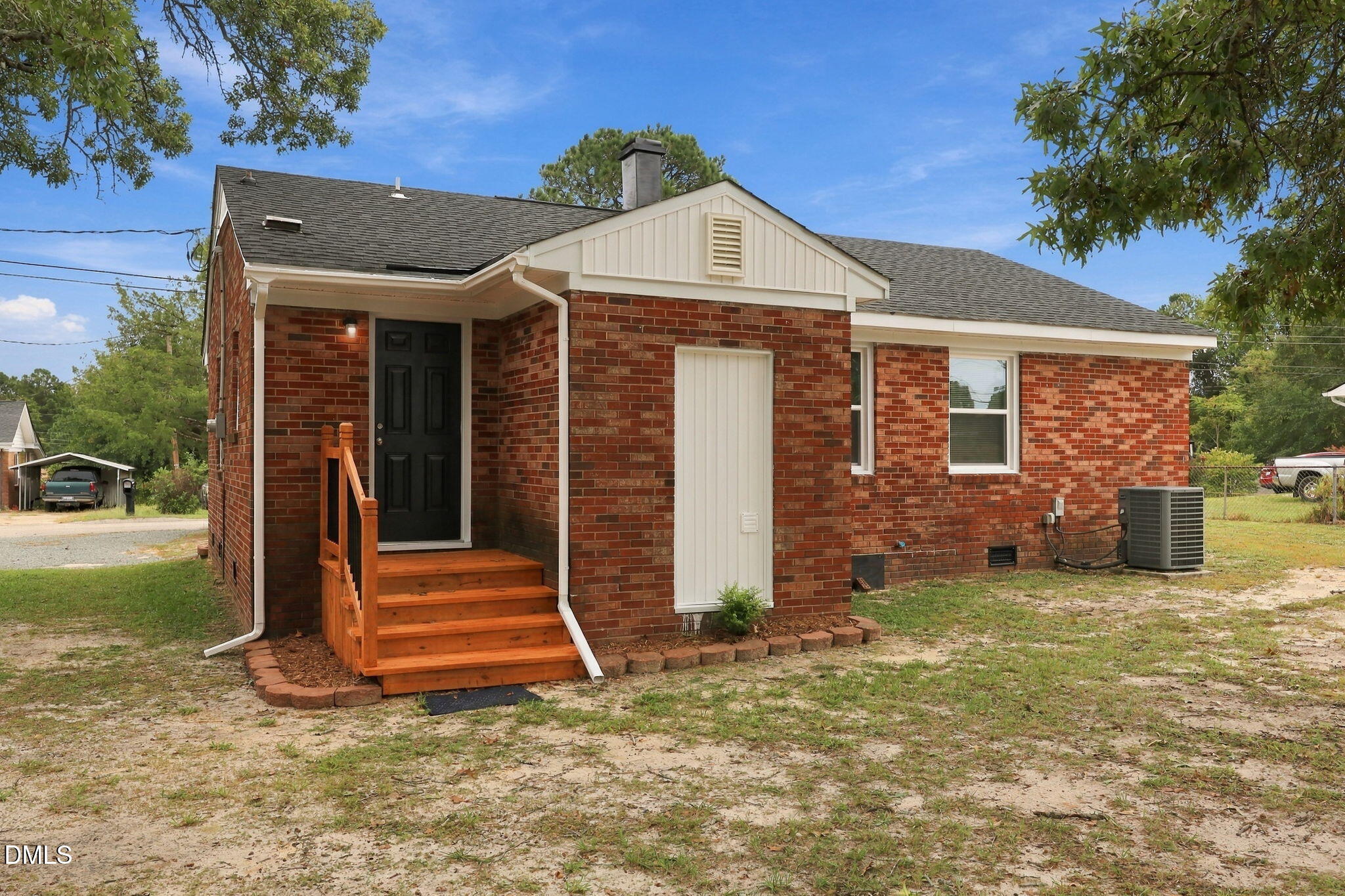 307 Elaine Street Property Photo 5