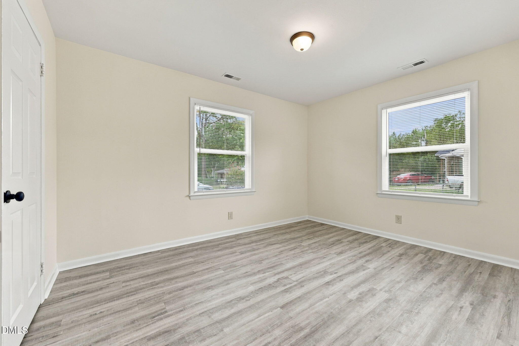 307 Elaine Street Property Photo 7