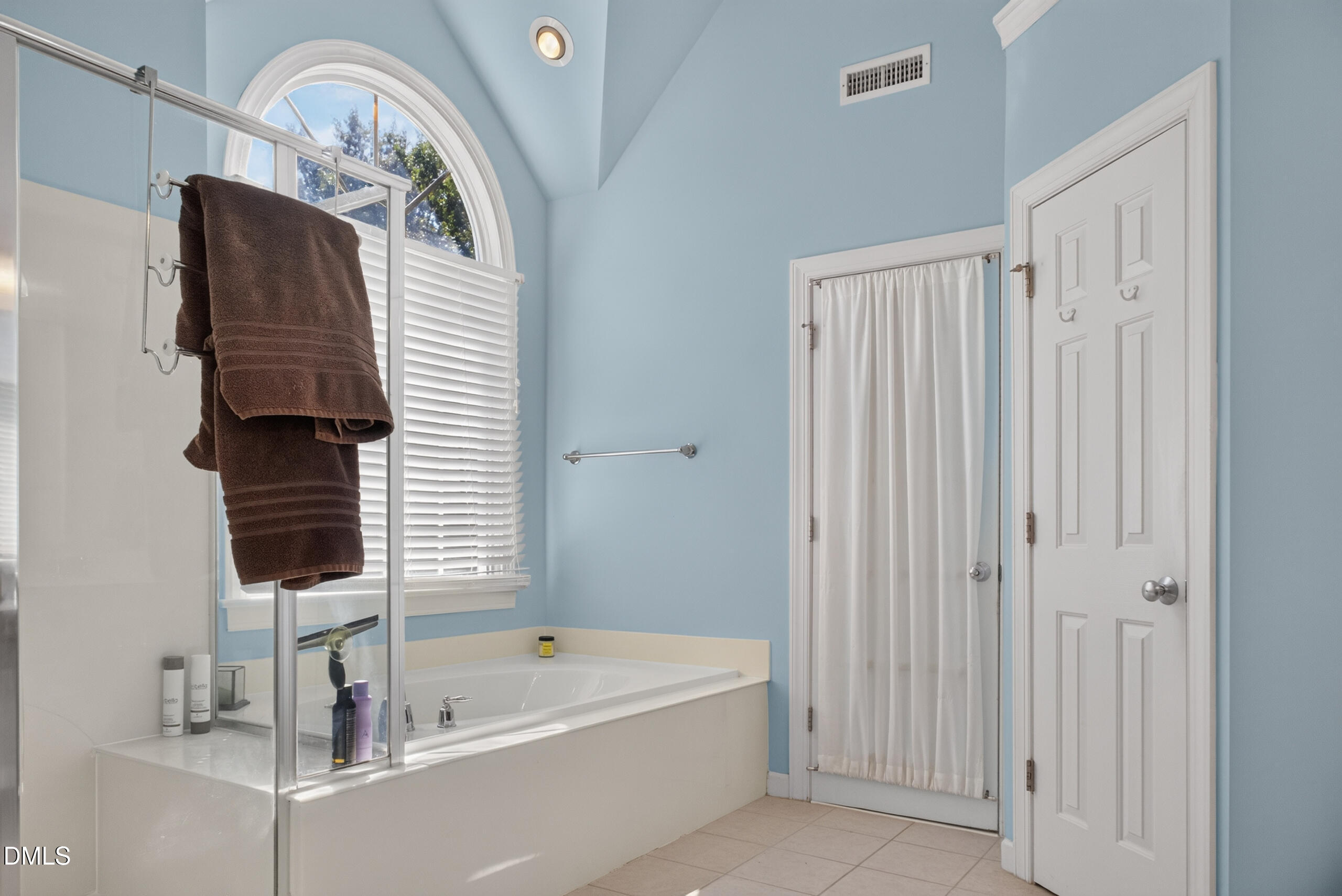 6108 Tiffield Way Property Photo 32