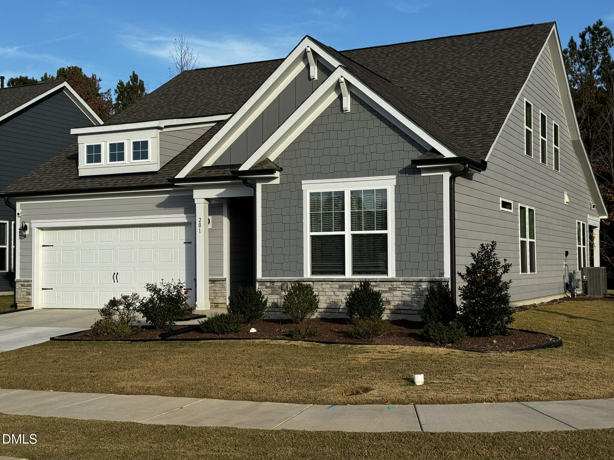 201 Darter Street Property Photo 1