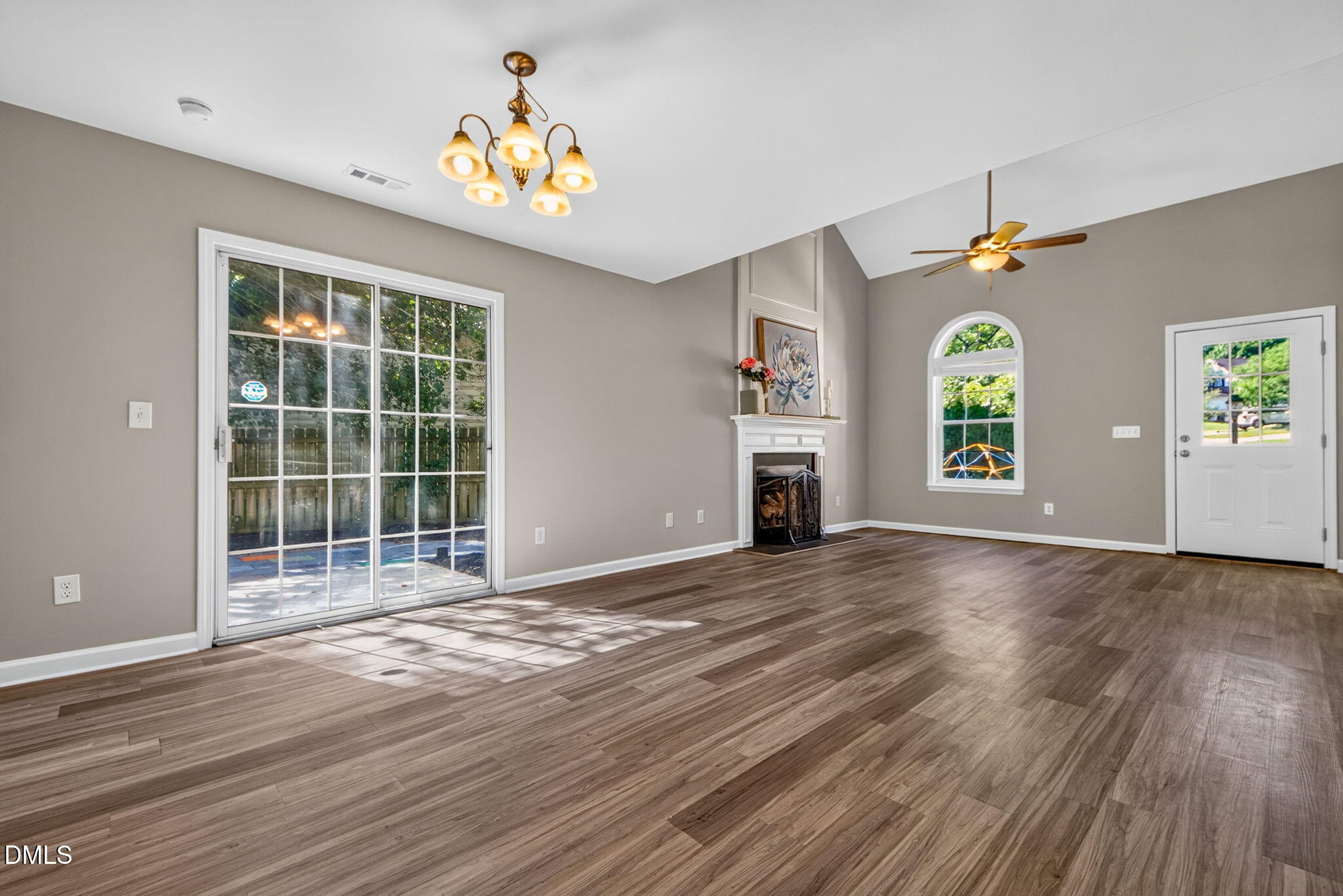215 Windcap Drive Property Photo 4