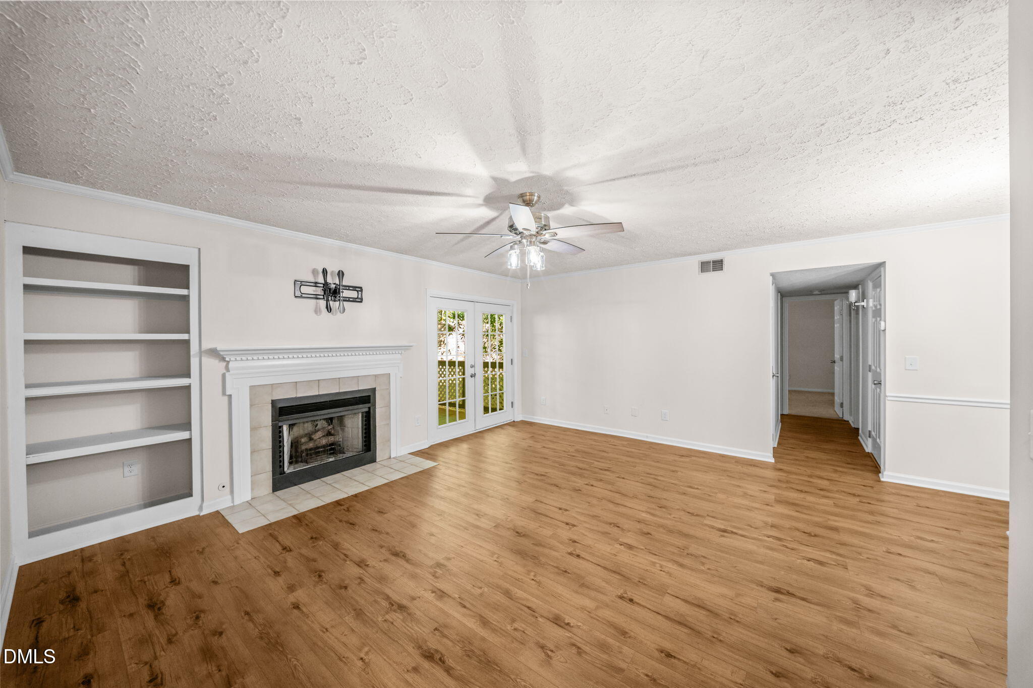 103 Autumn Chase Drive Property Photo 3