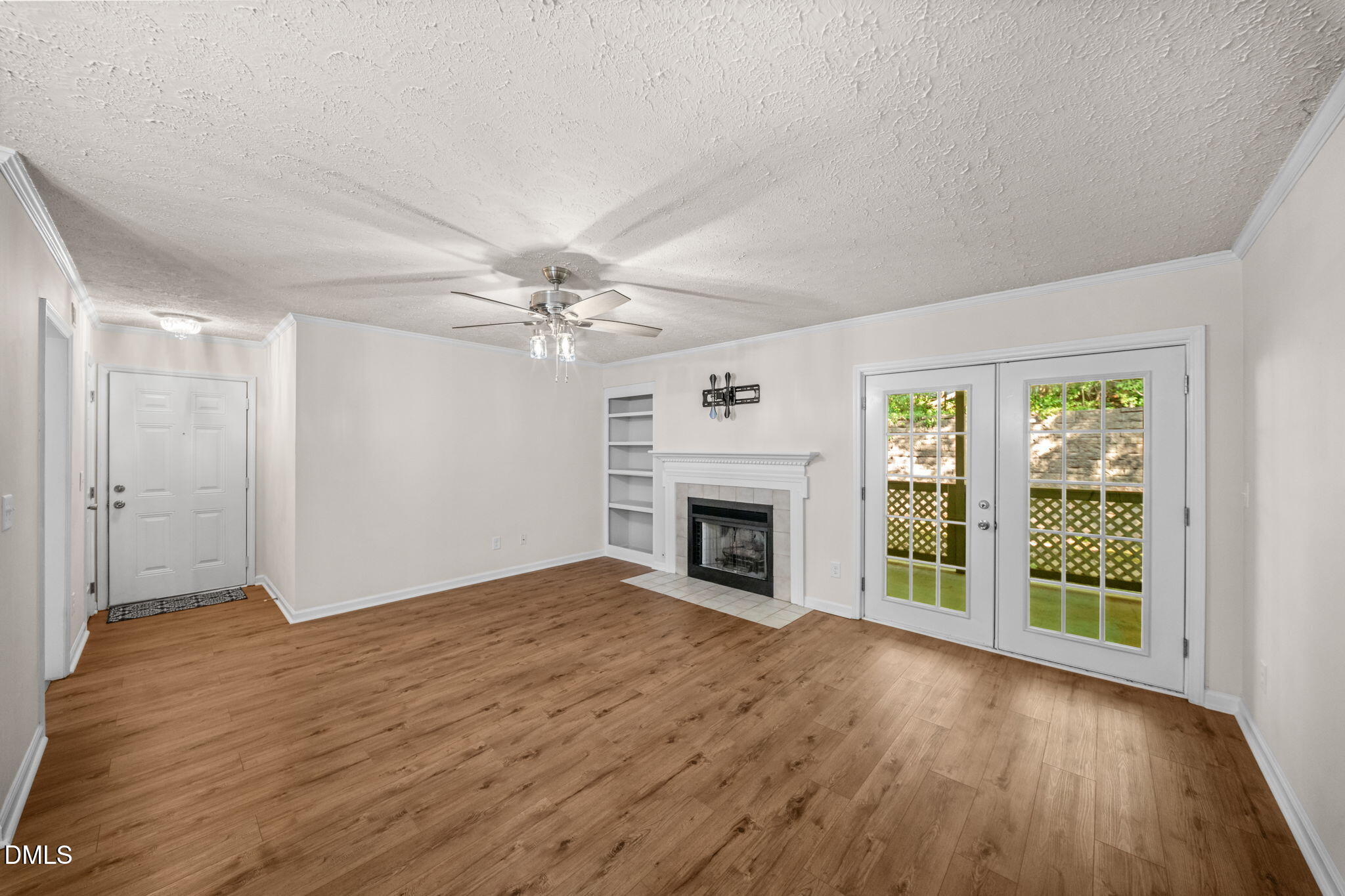 103 Autumn Chase Drive Property Photo 4