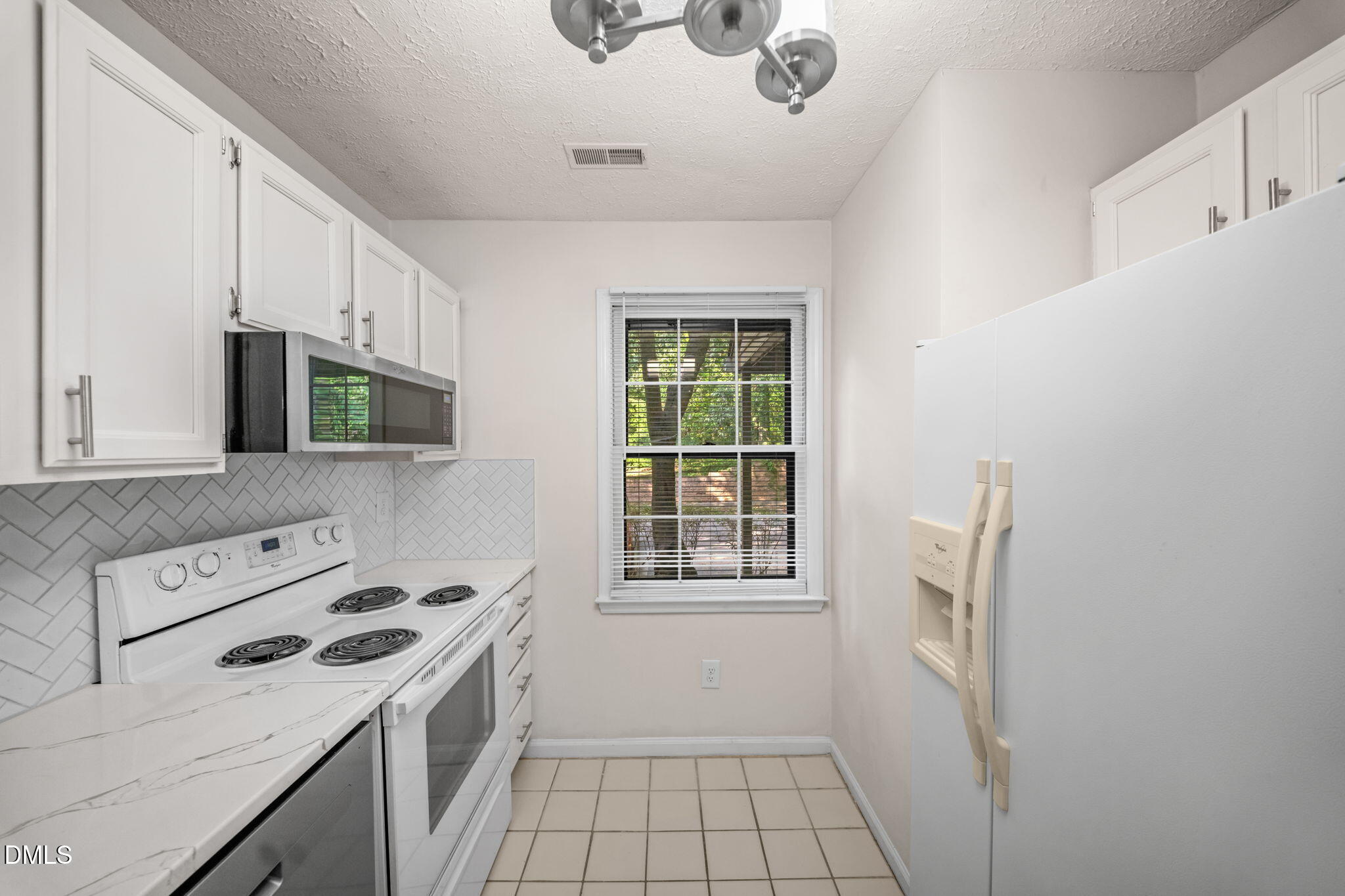 103 Autumn Chase Drive Property Photo 10