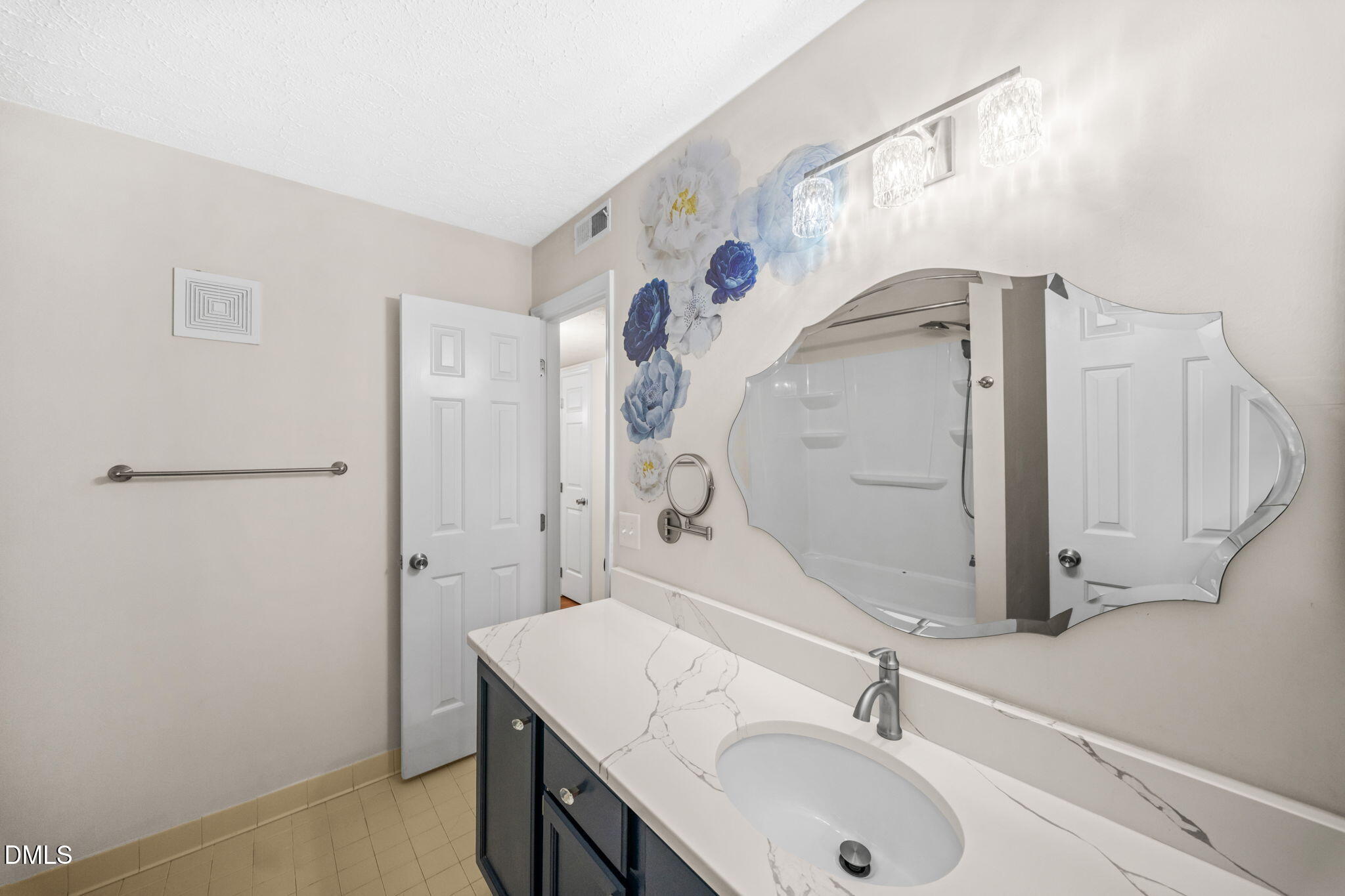 103 Autumn Chase Drive Property Photo 16