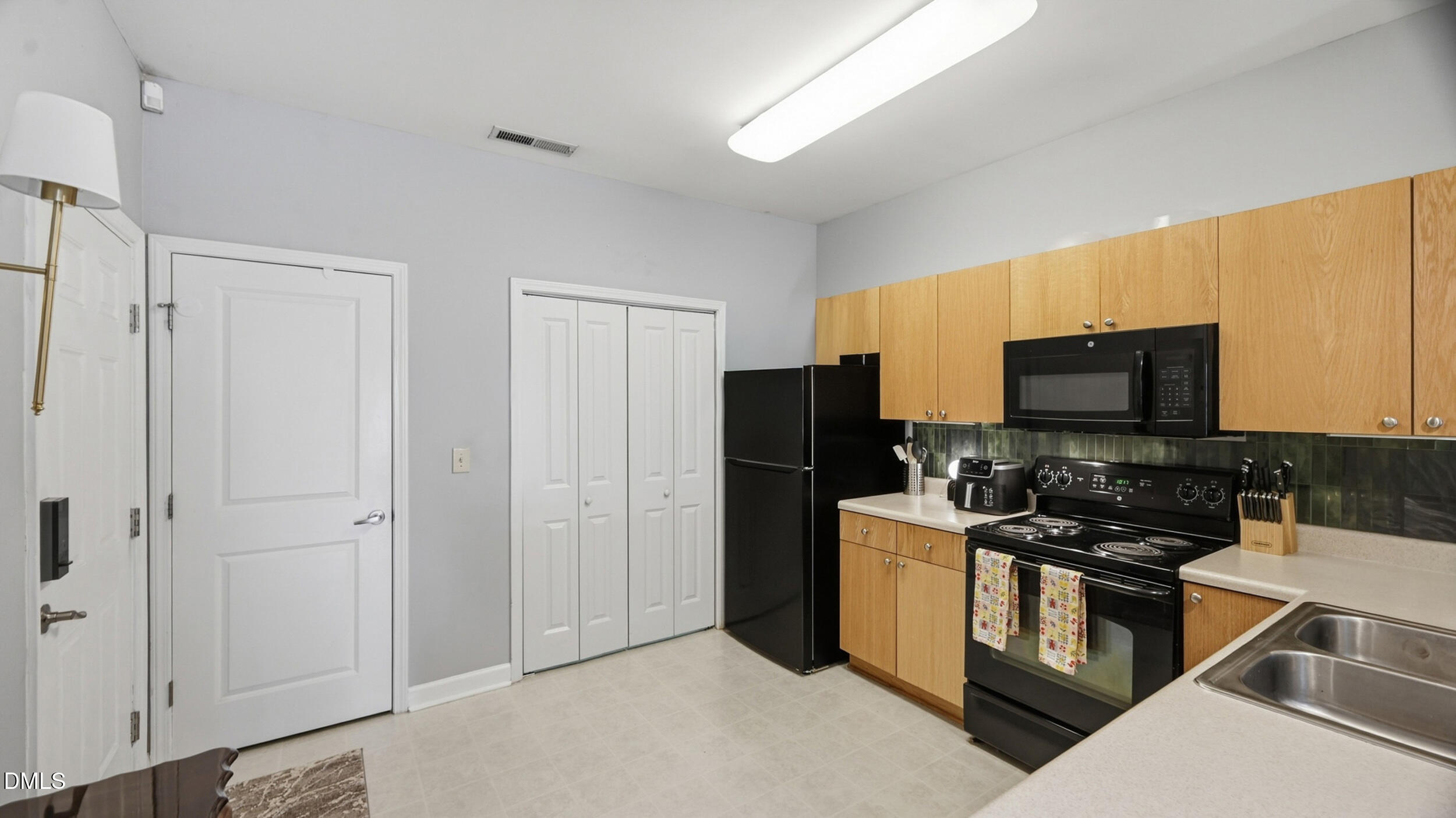 303-102 Campus Walk Trail Property Photo 4
