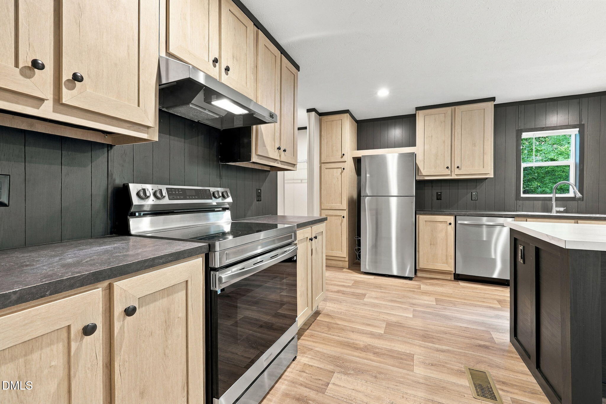 8025 Cornwall Road Property Photo 5