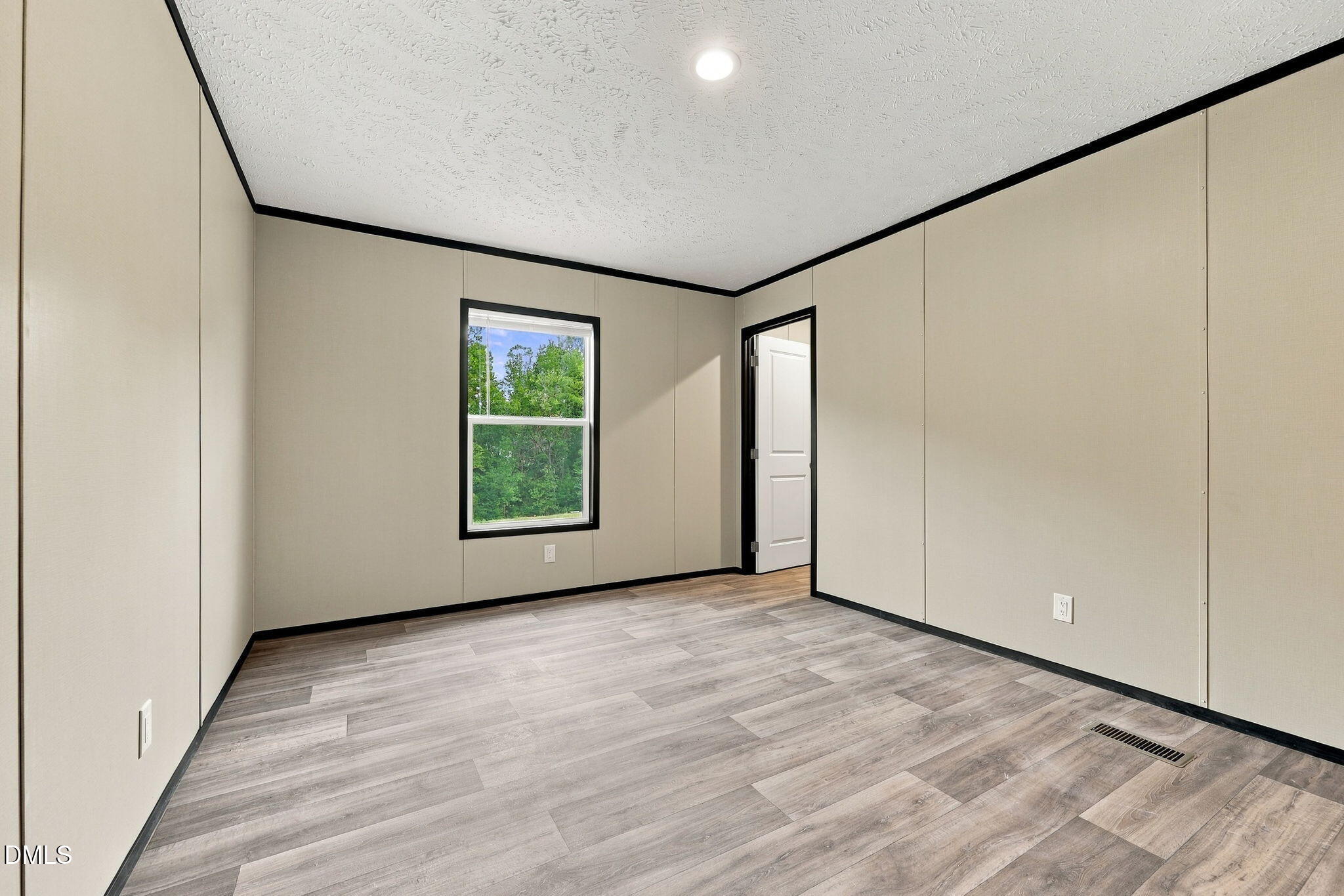 8025 Cornwall Road Property Photo 13