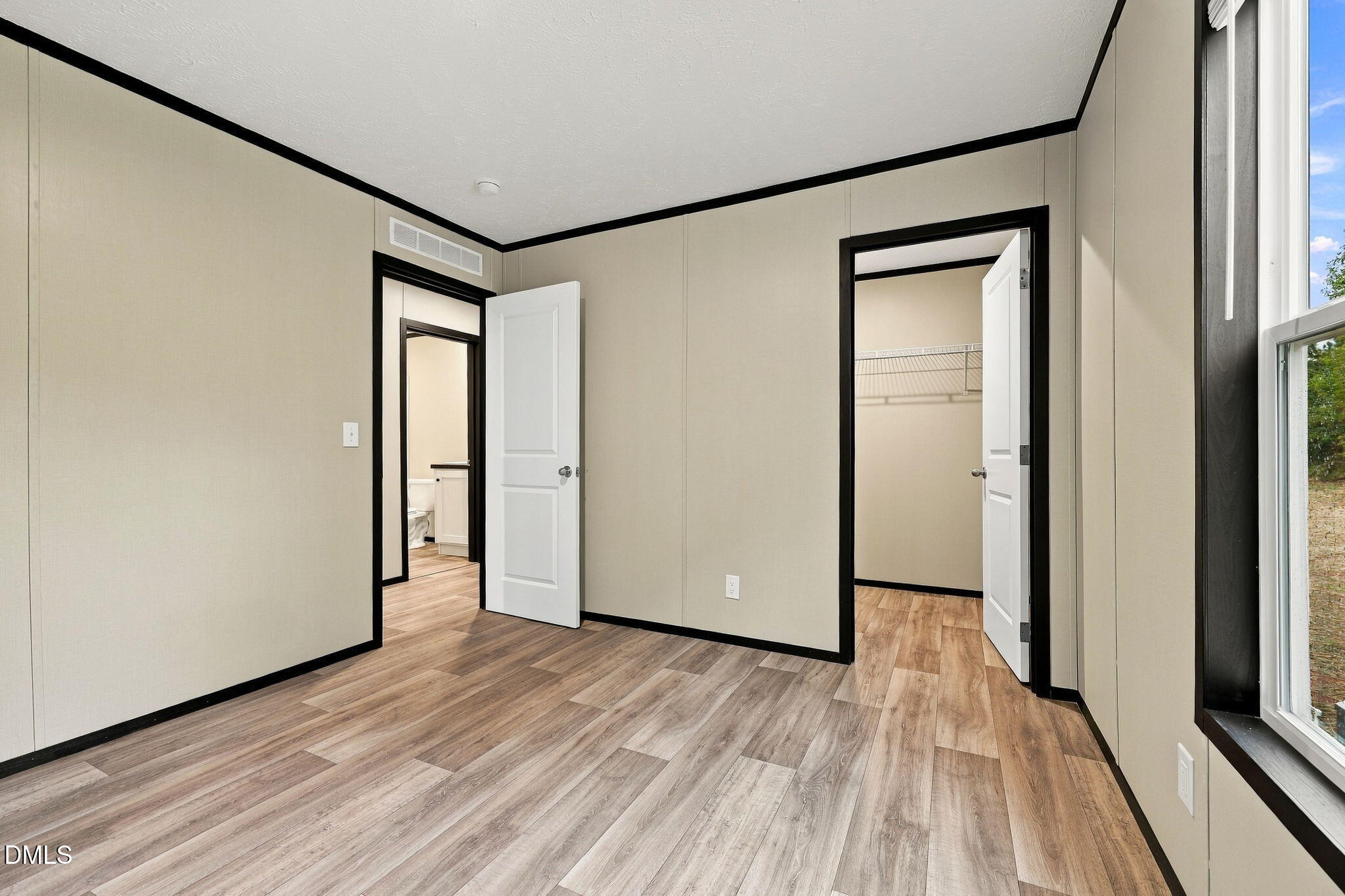 8025 Cornwall Road Property Photo 14