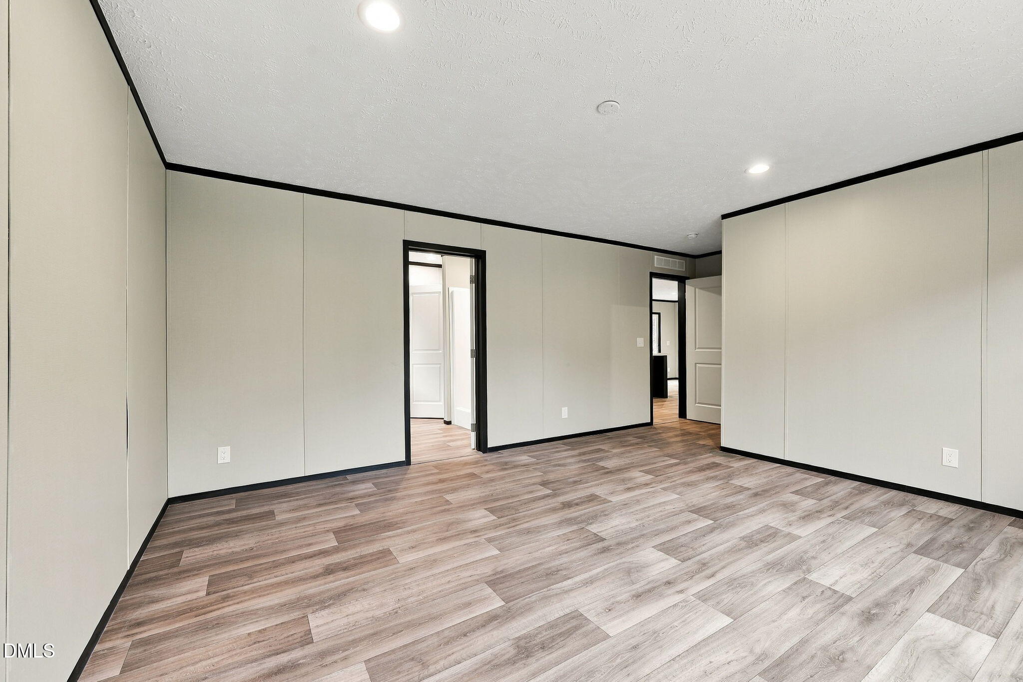 8025 Cornwall Road Property Photo 17