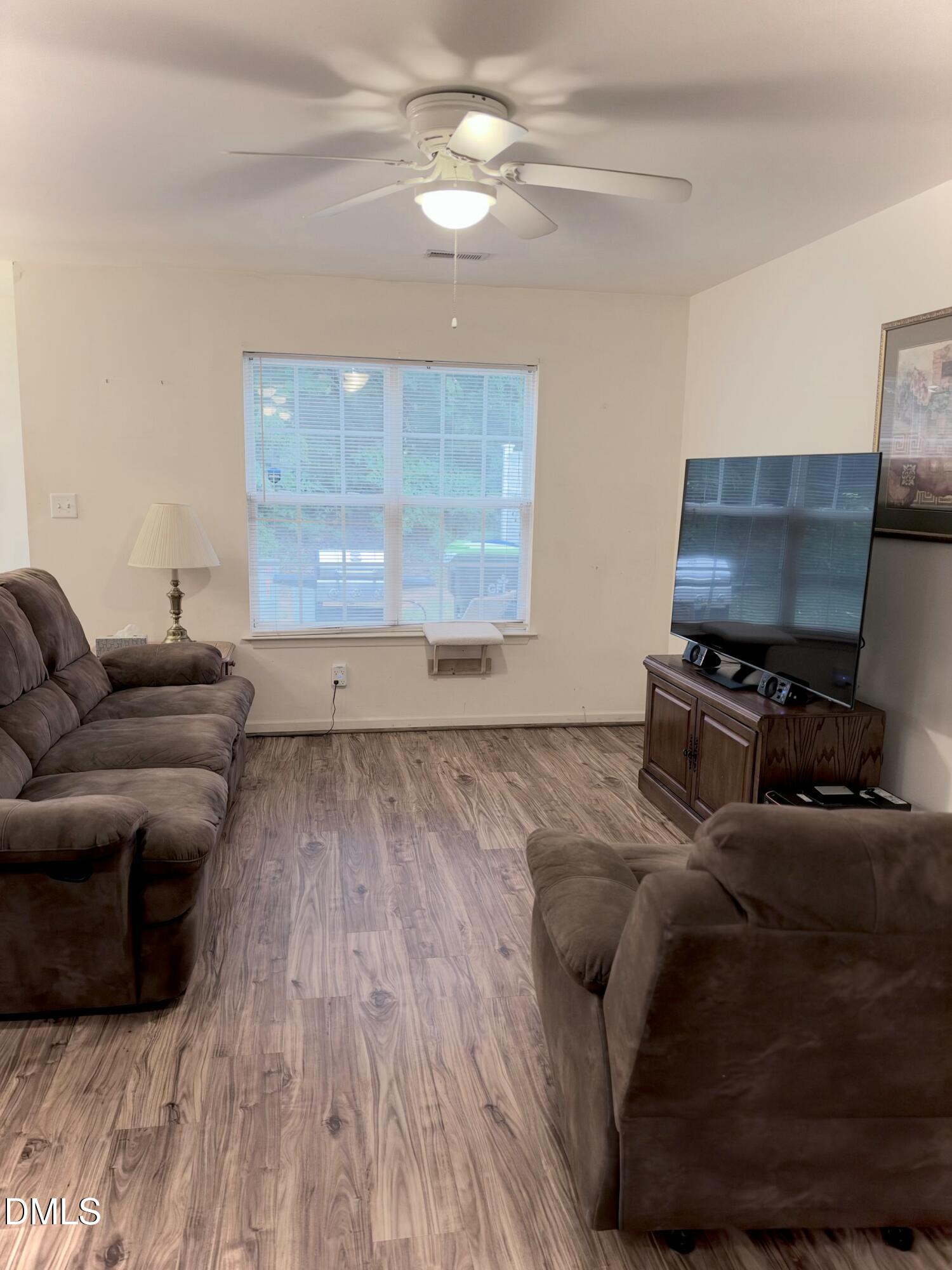 807 Creek Crossing Trail Property Photo 6