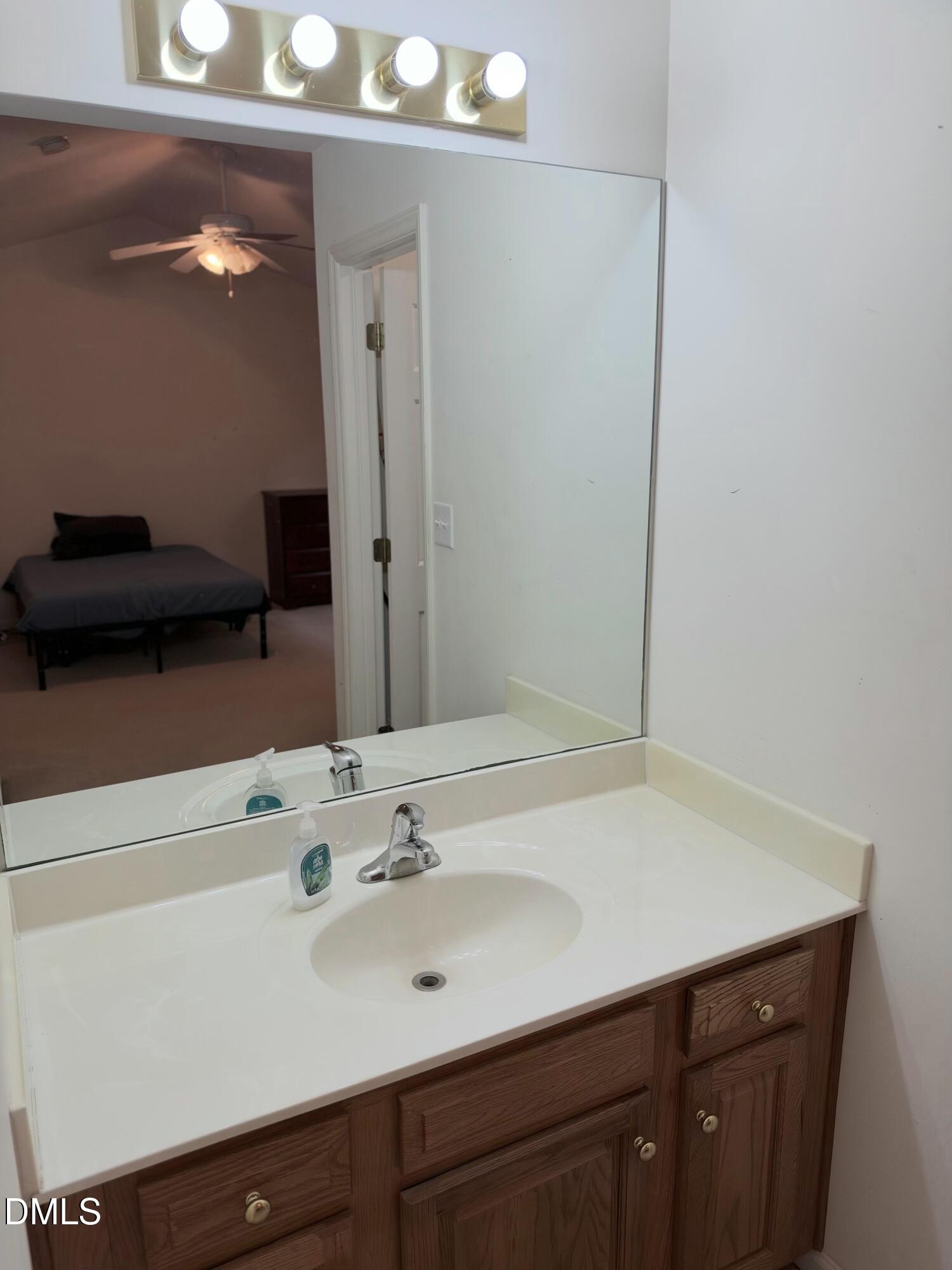 807 Creek Crossing Trail Property Photo 9
