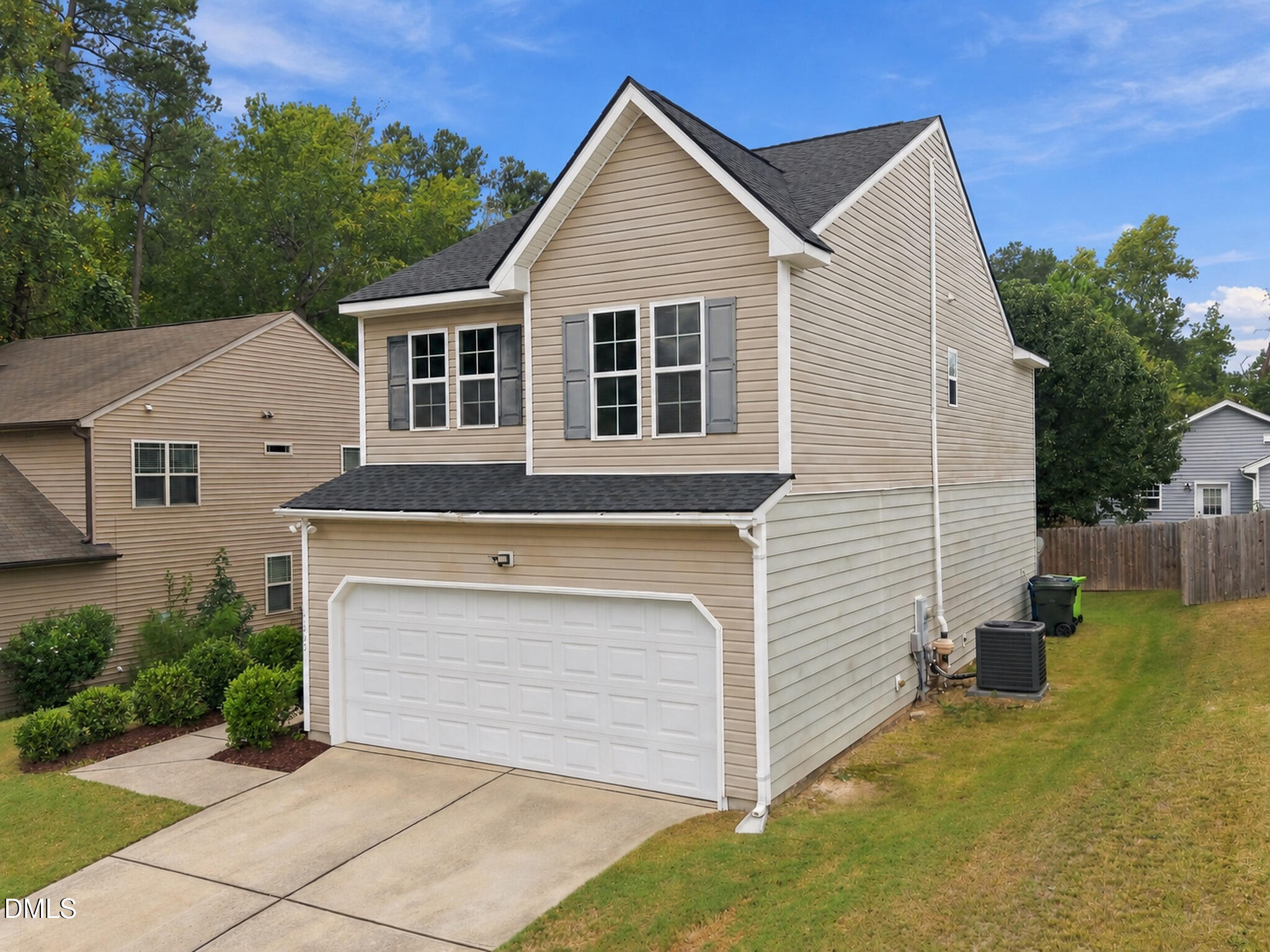 1602 Flowering Peach Trail Property Photo 3