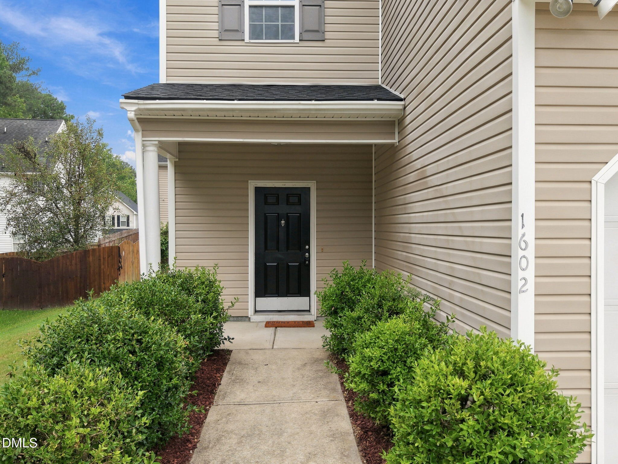 1602 Flowering Peach Trail Property Photo 4