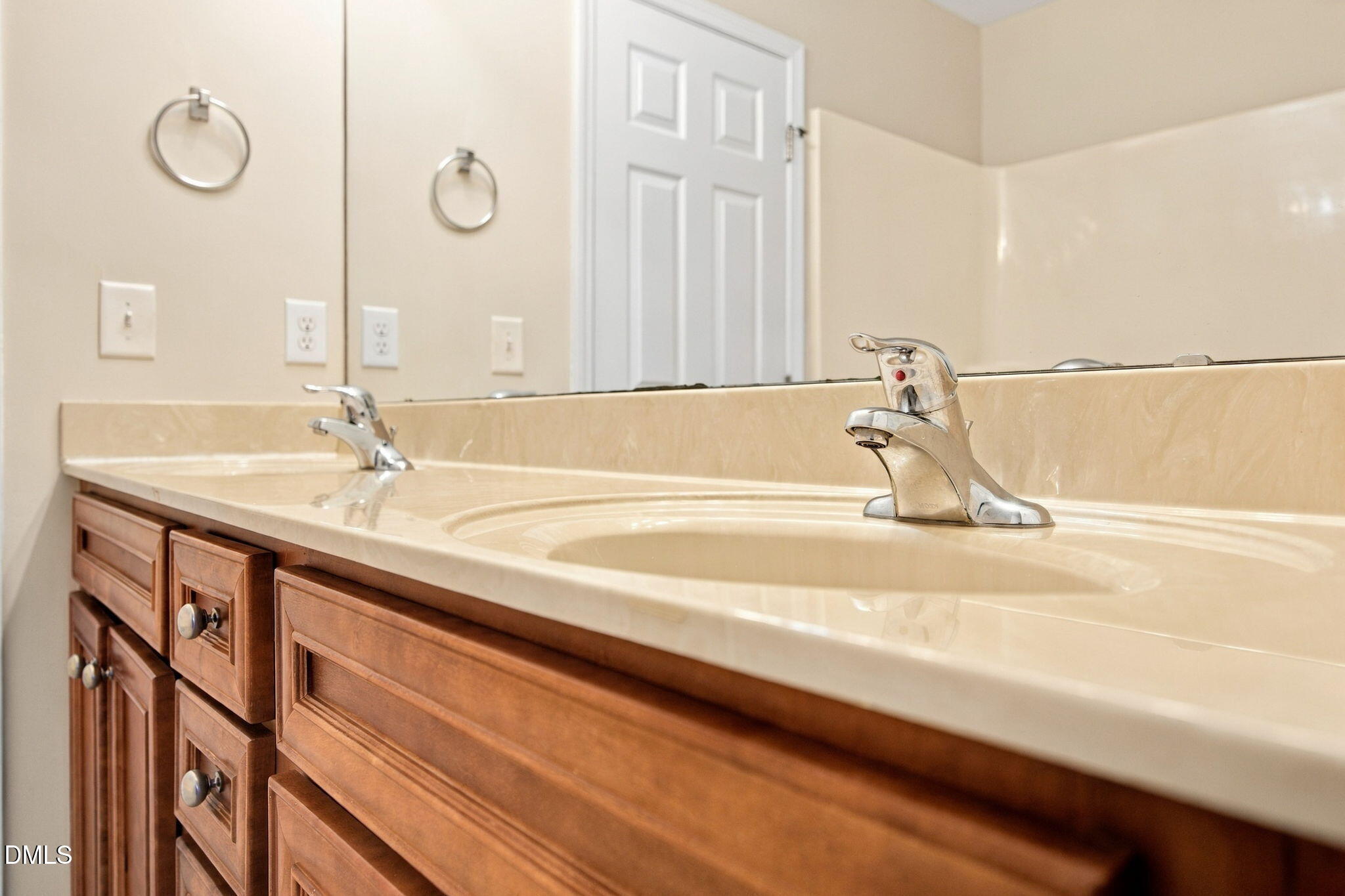 1602 Flowering Peach Trail Property Photo 25
