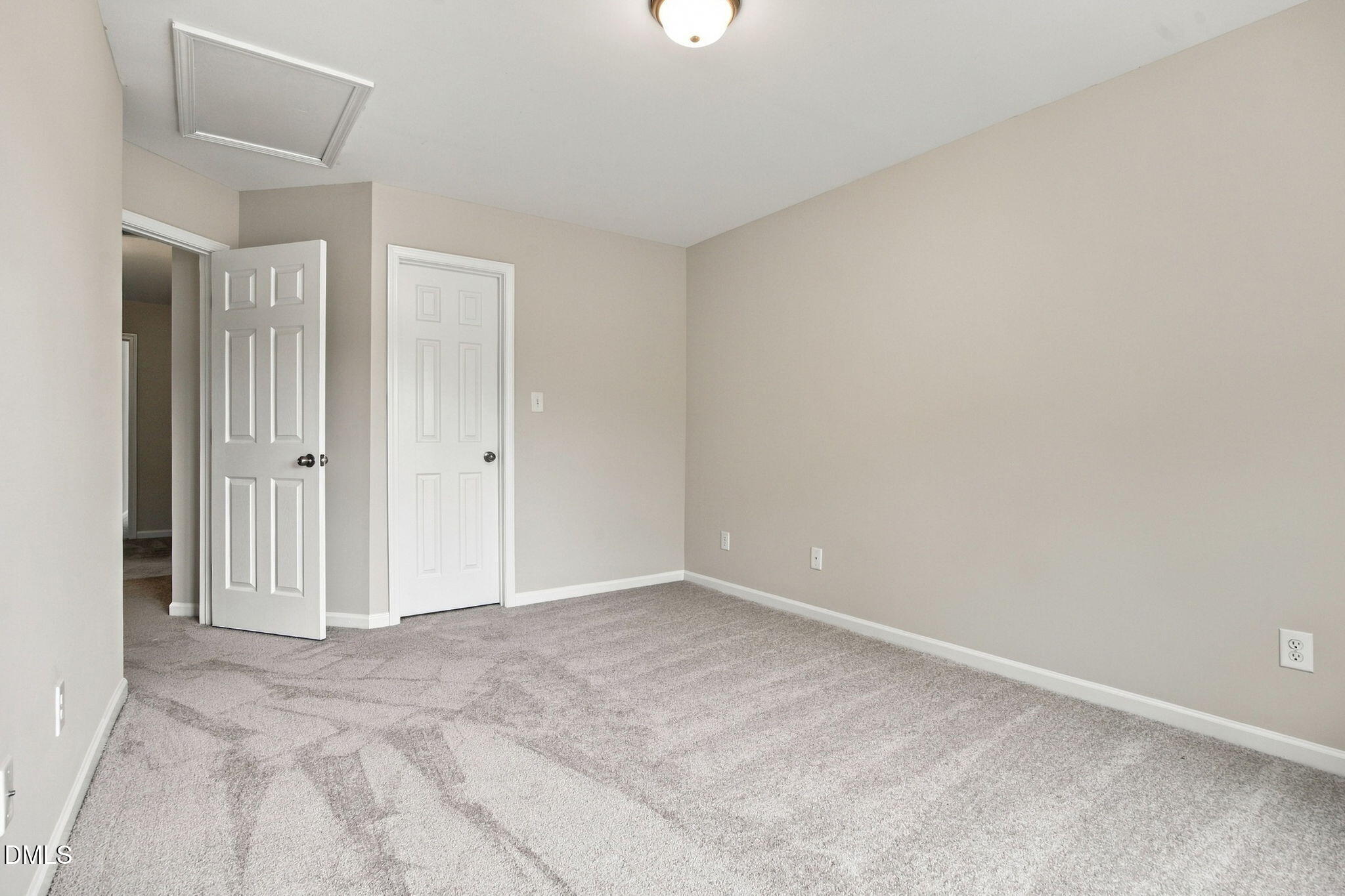 1602 Flowering Peach Trail Property Photo 31