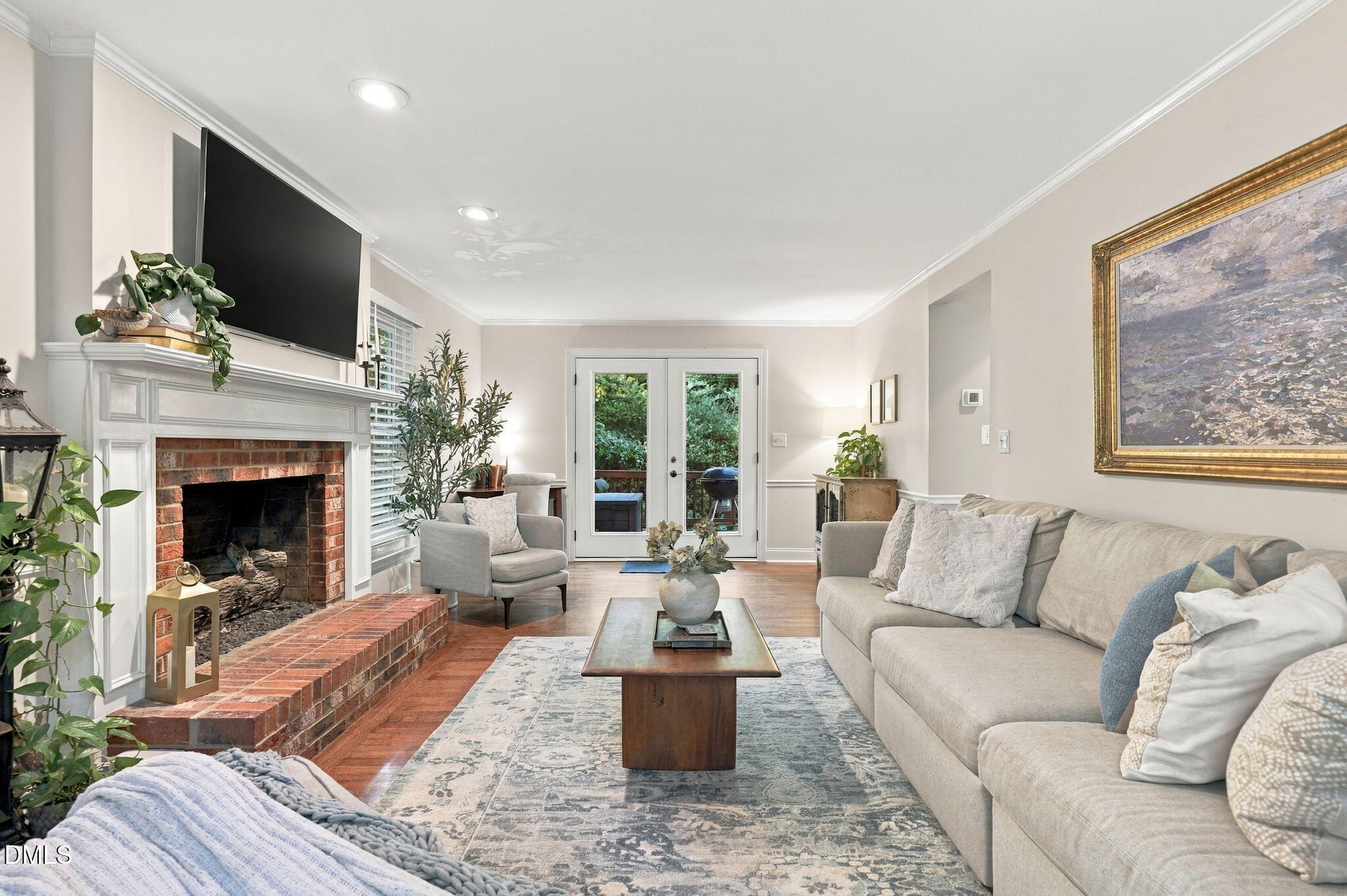 6305 Lakeway Drive Property Photo 4