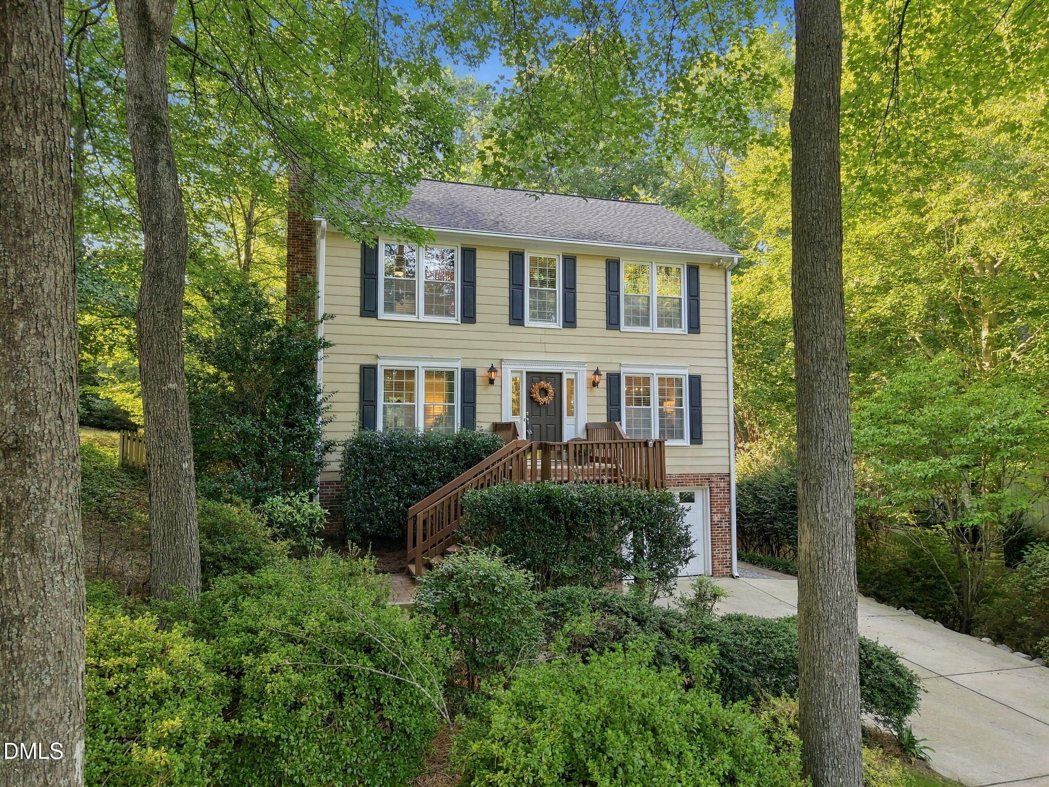 6305 Lakeway Drive Property Photo 7