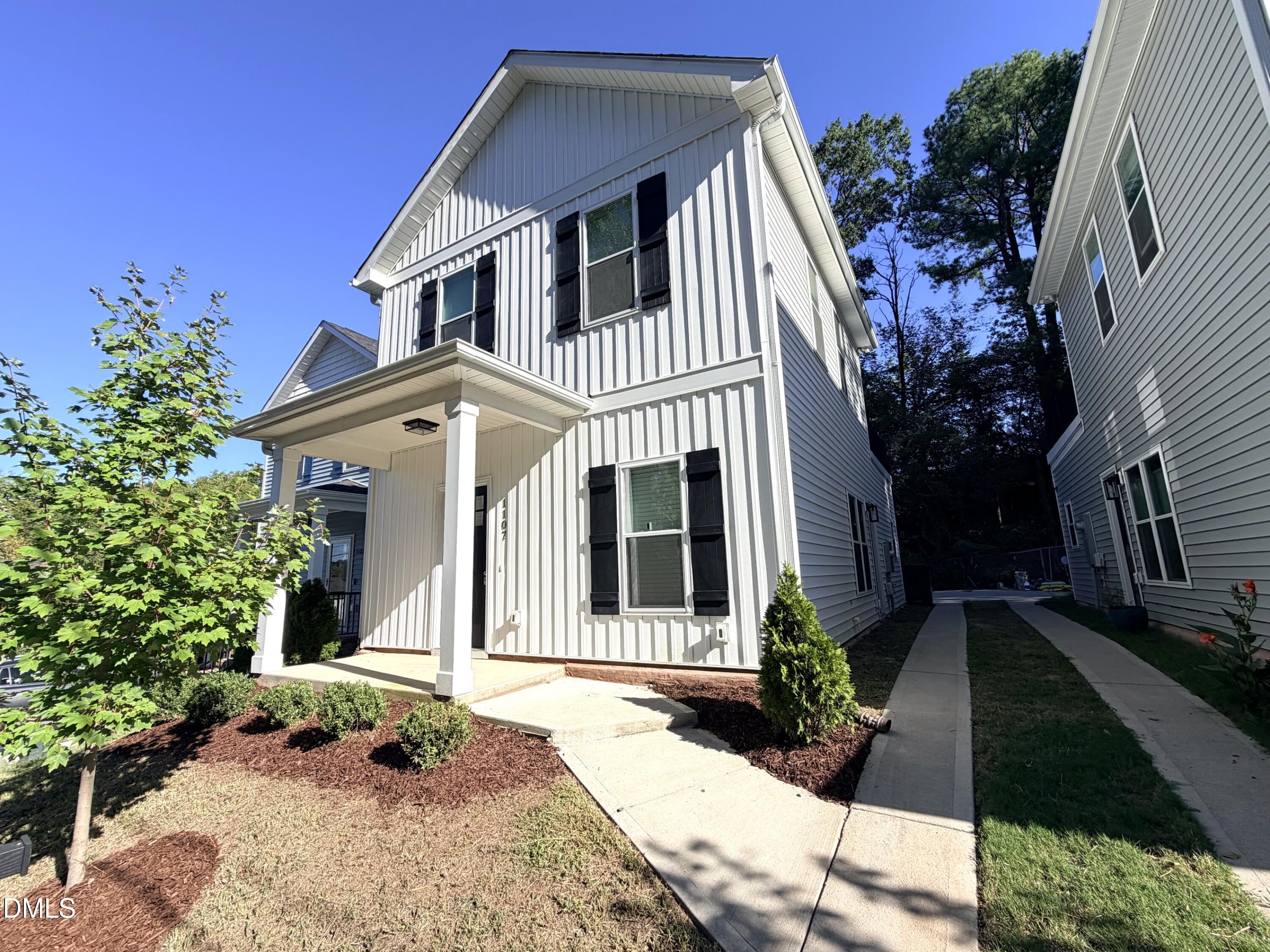 1107 Simmons Street Property Photo 1