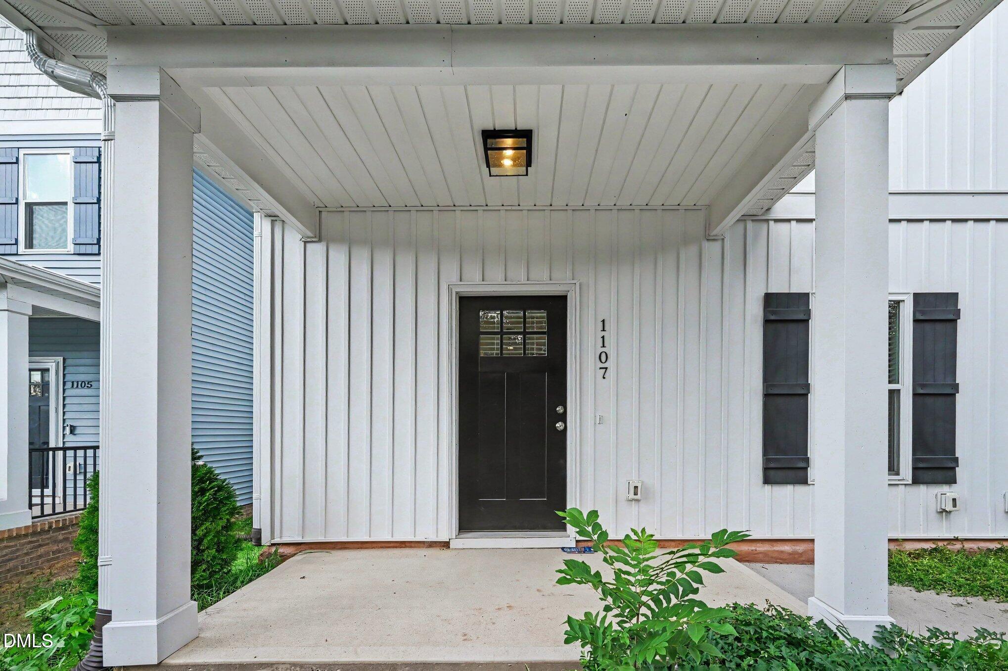 1107 Simmons Street Property Photo 3