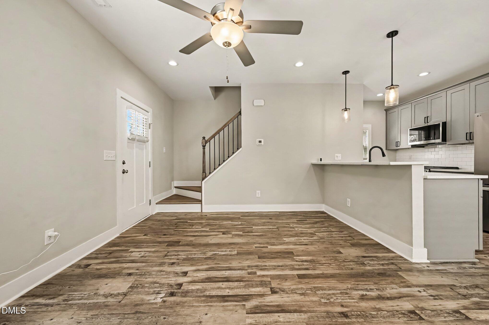1107 Simmons Street Property Photo 5