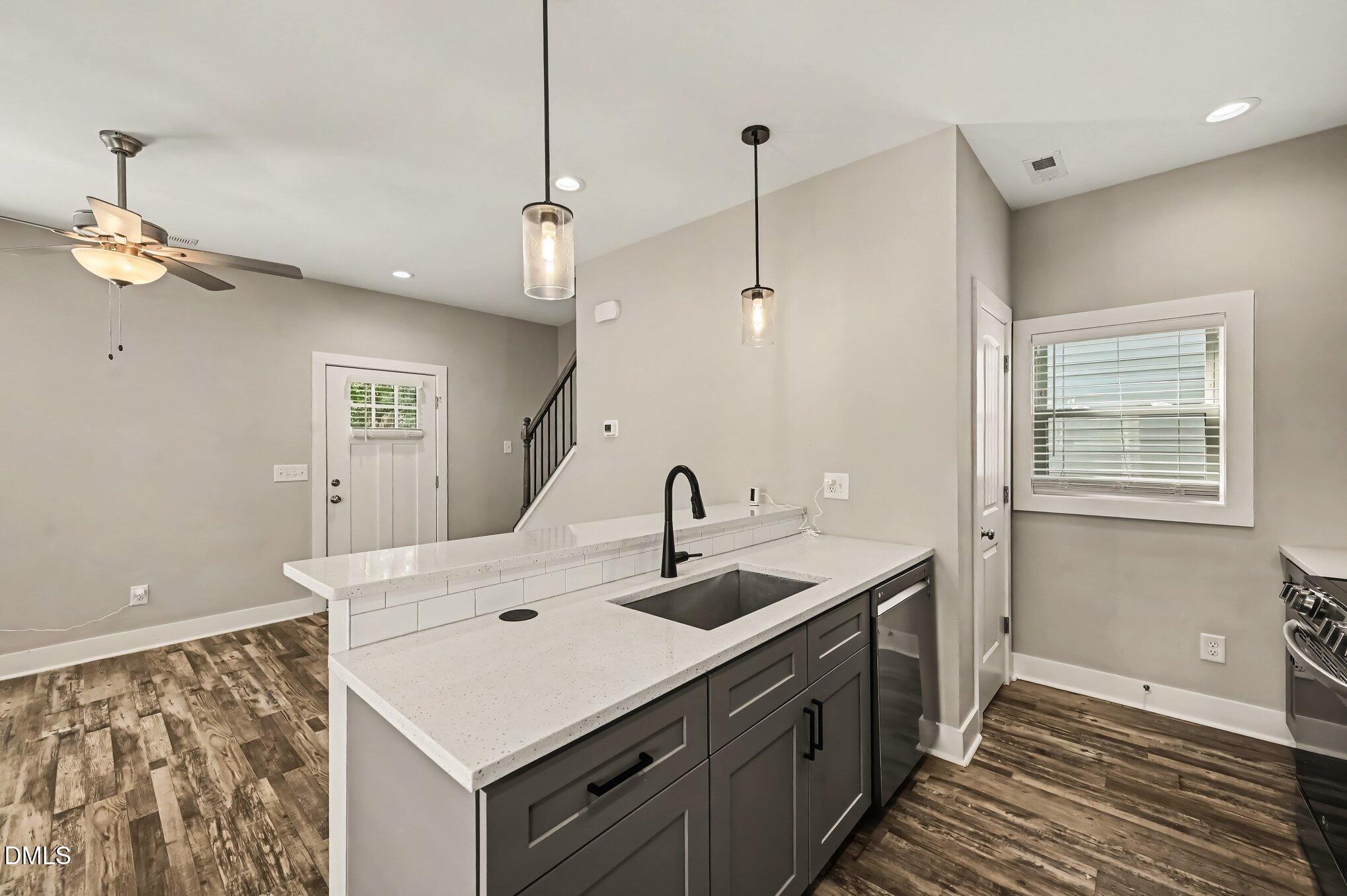 1107 Simmons Street Property Photo 8