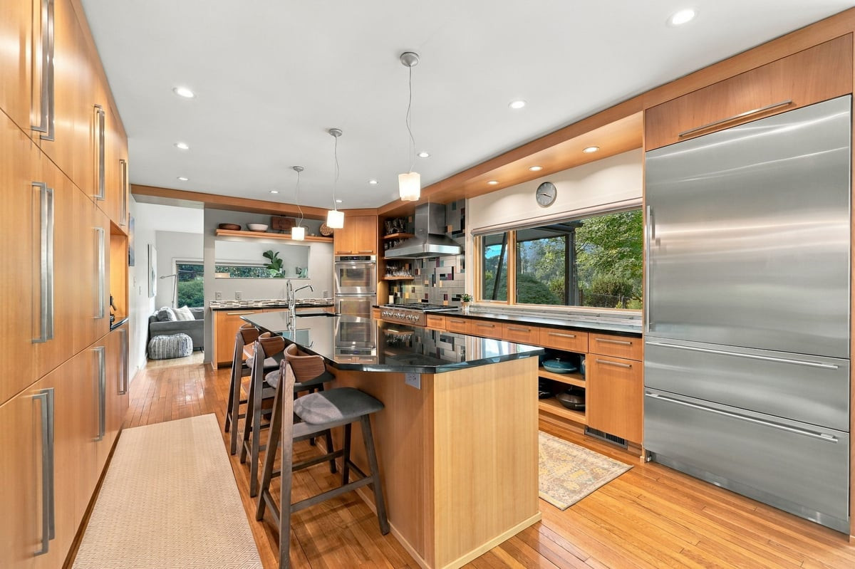 3007 Surrey Road Property Photo 4