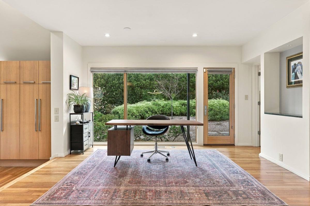 3007 Surrey Road Property Photo 14