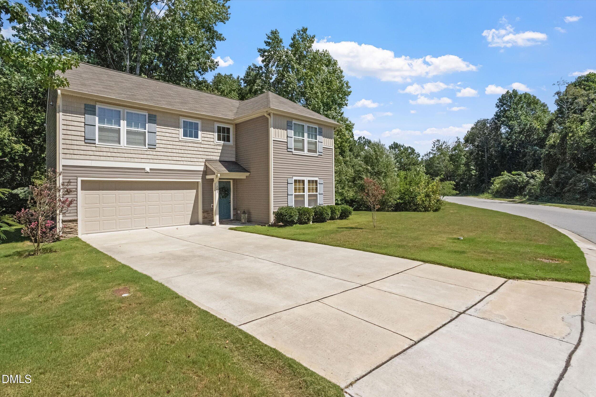 203 Glen Meadow Drive Property Photo 3