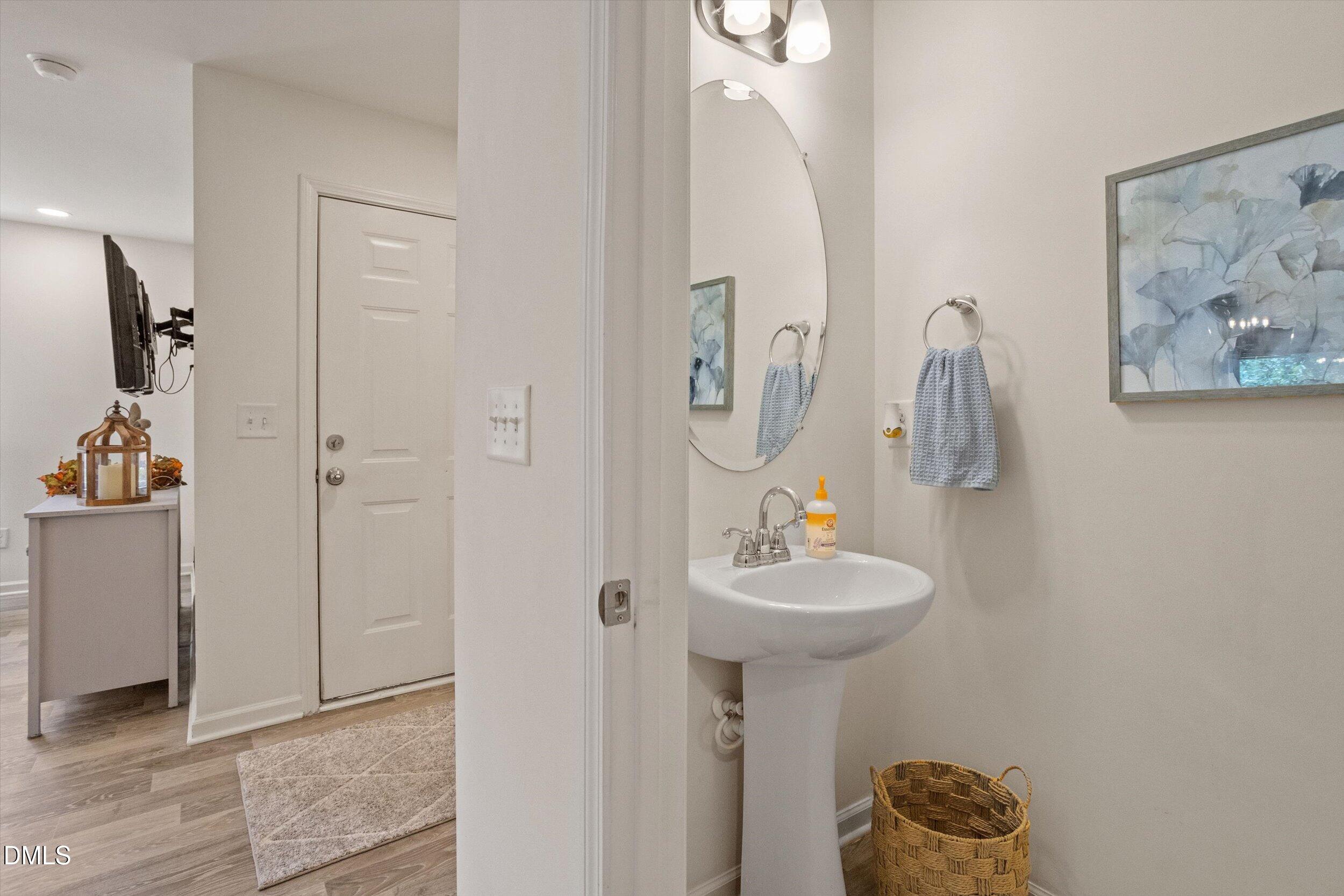203 Glen Meadow Drive Property Photo 16