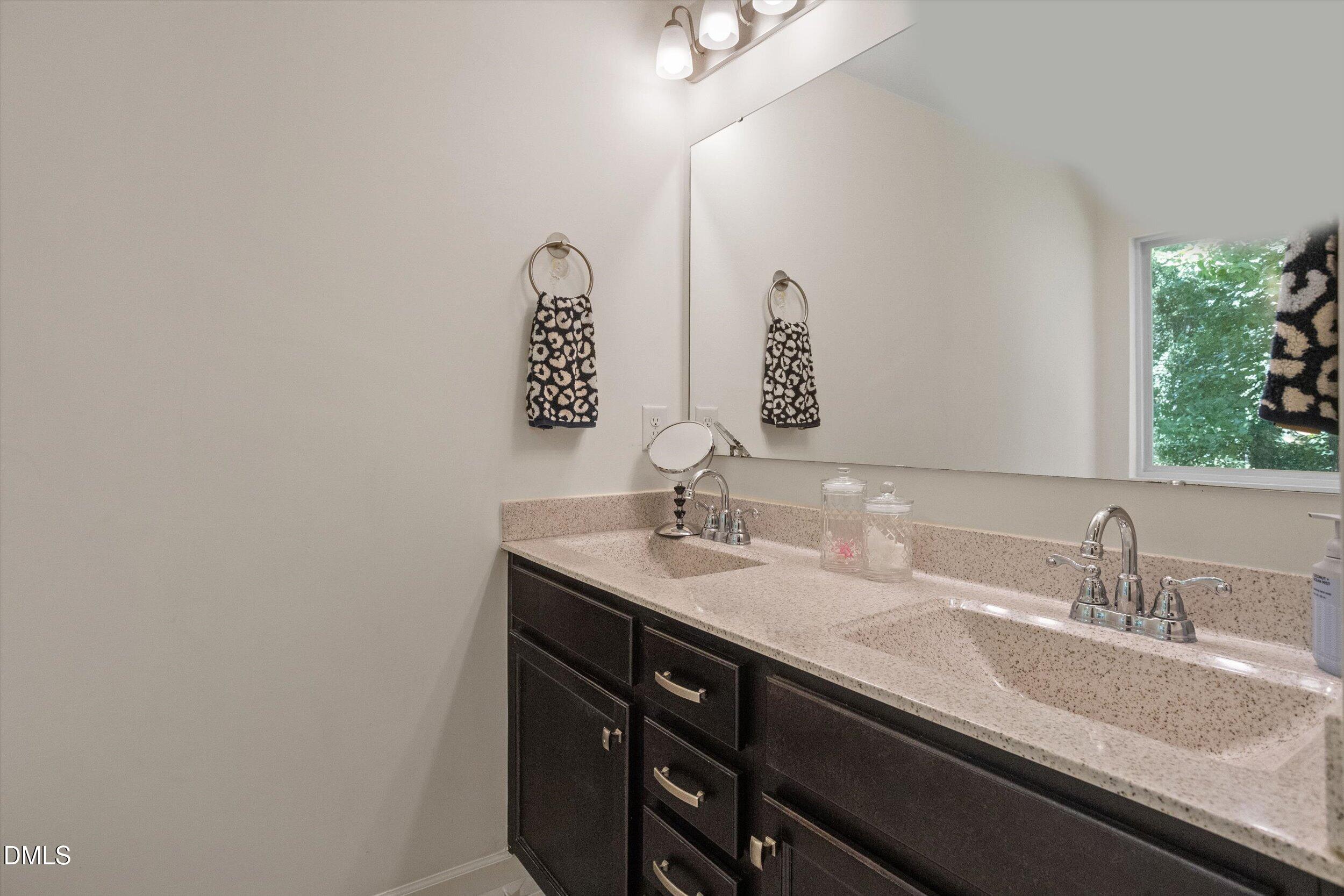 203 Glen Meadow Drive Property Photo 27
