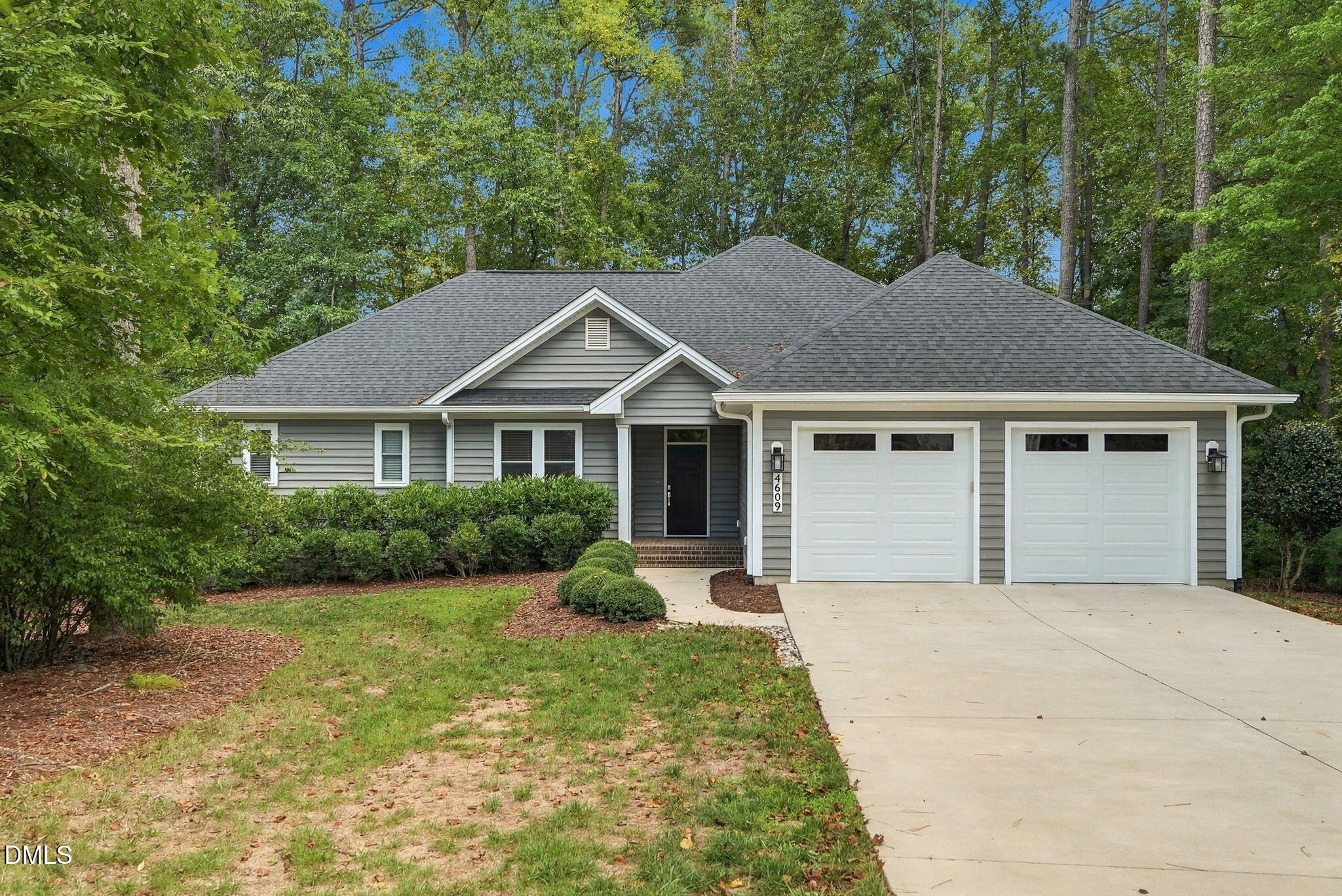 4609 Montgomery Property Photo 3