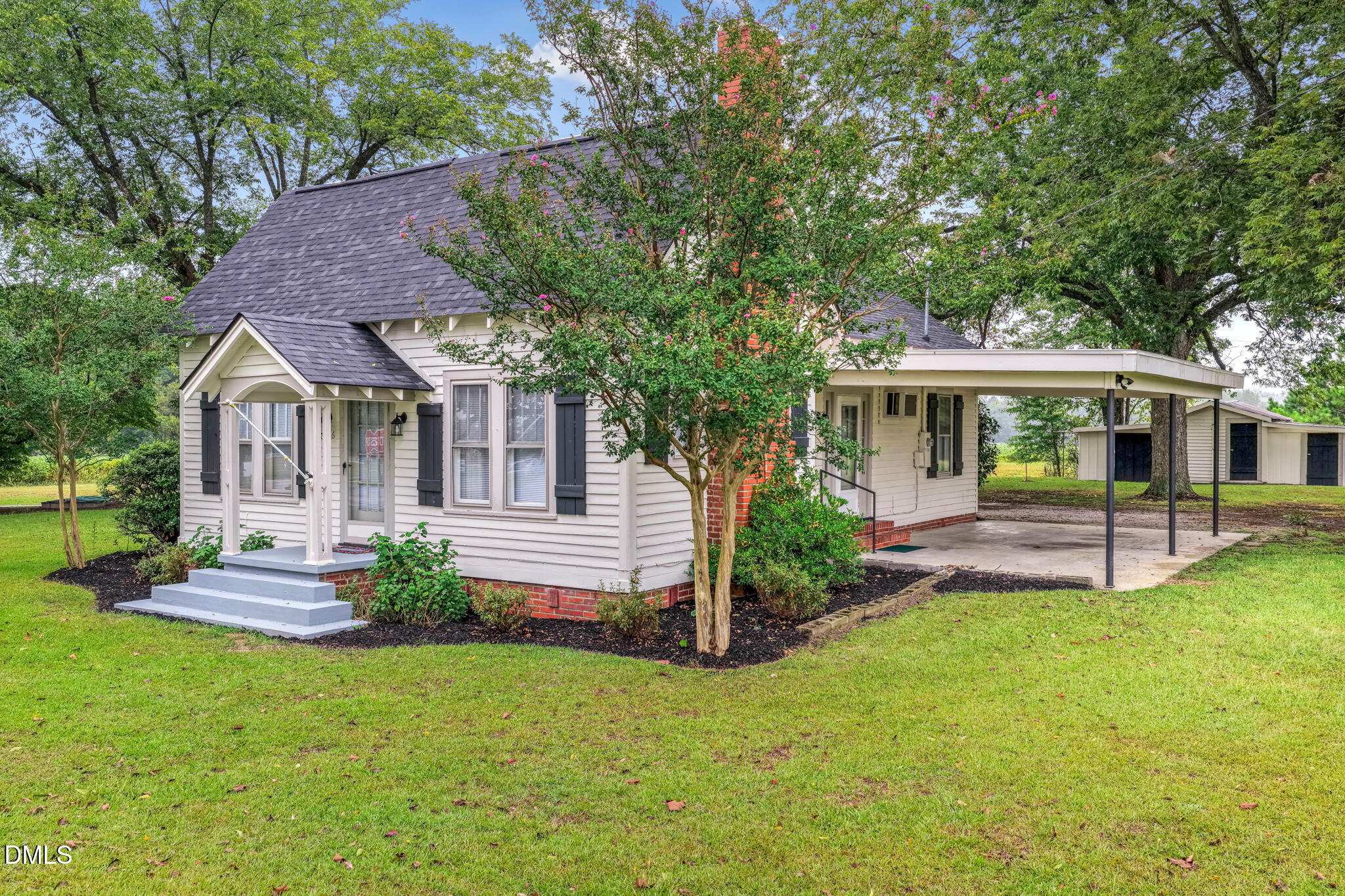 8656 Nc-50 Property Photo 1