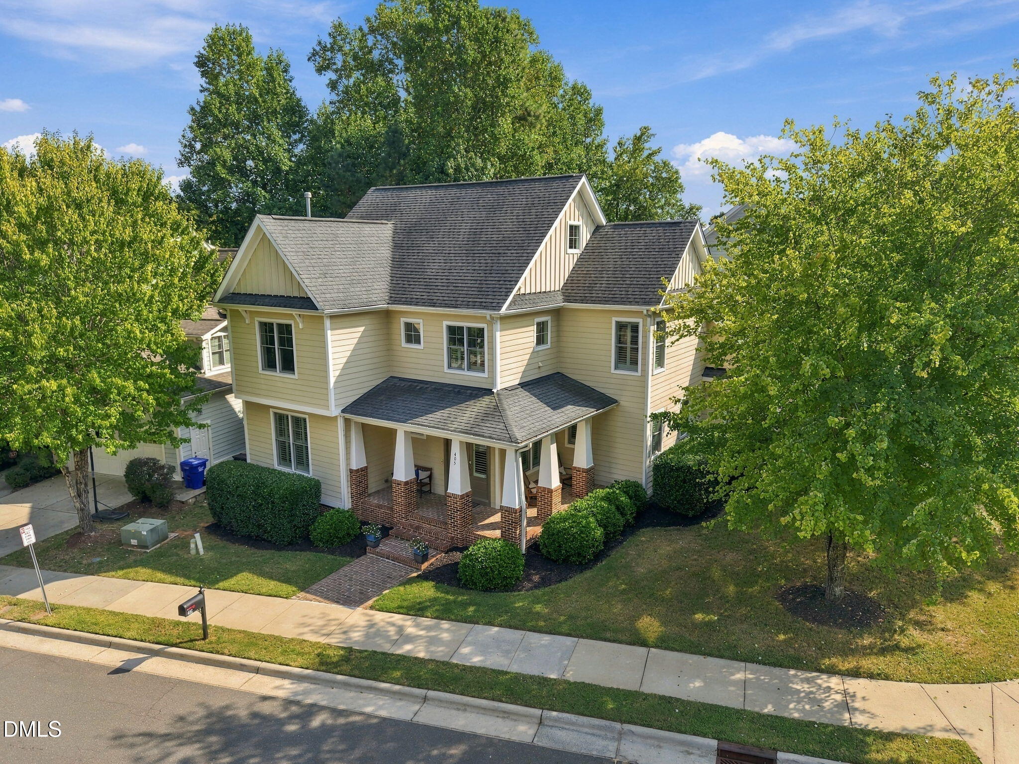 405 Jewell Drive Property Photo 1