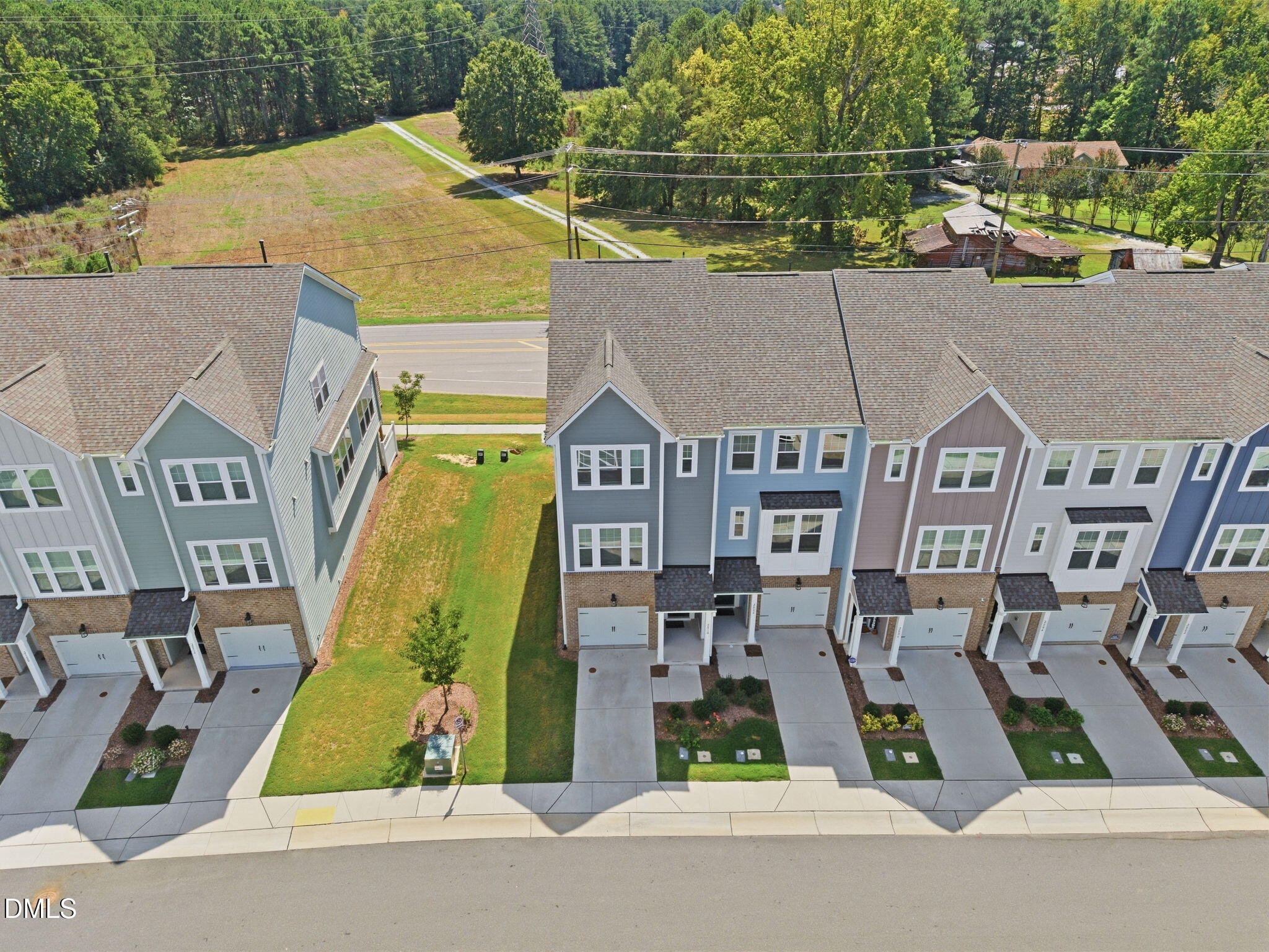 2010 Enrichment Way Property Photo 4