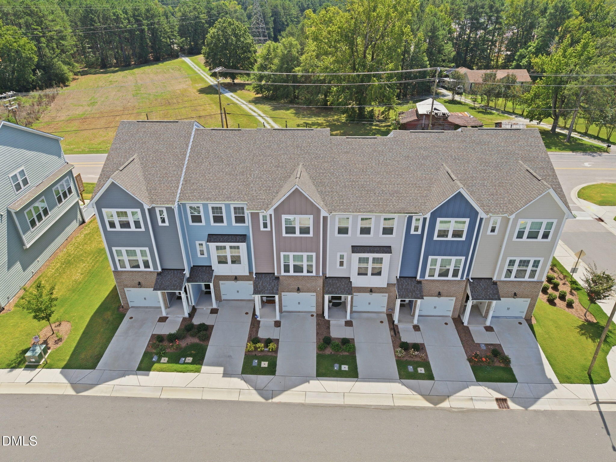 2010 Enrichment Way Property Photo 6