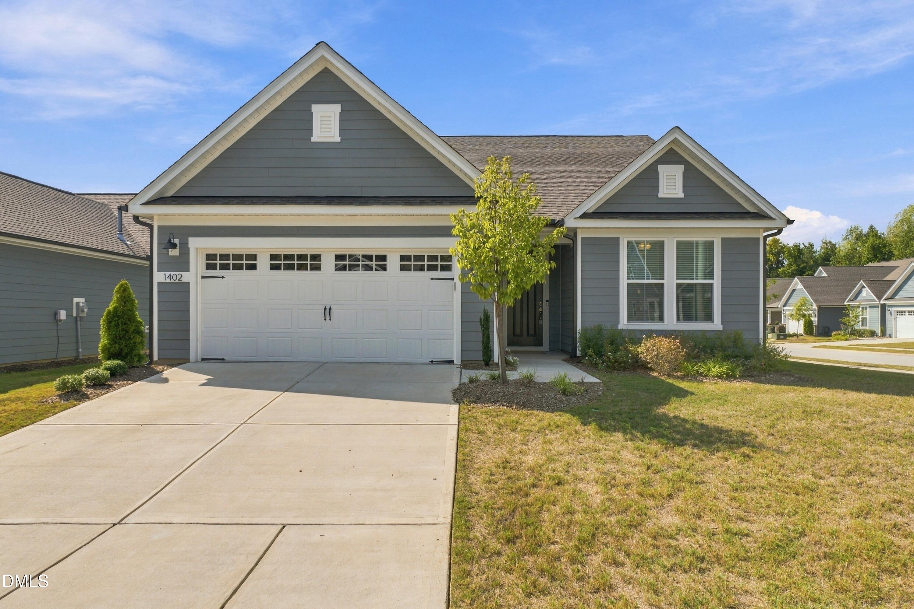 1402 Buxus Court Property Photo 1