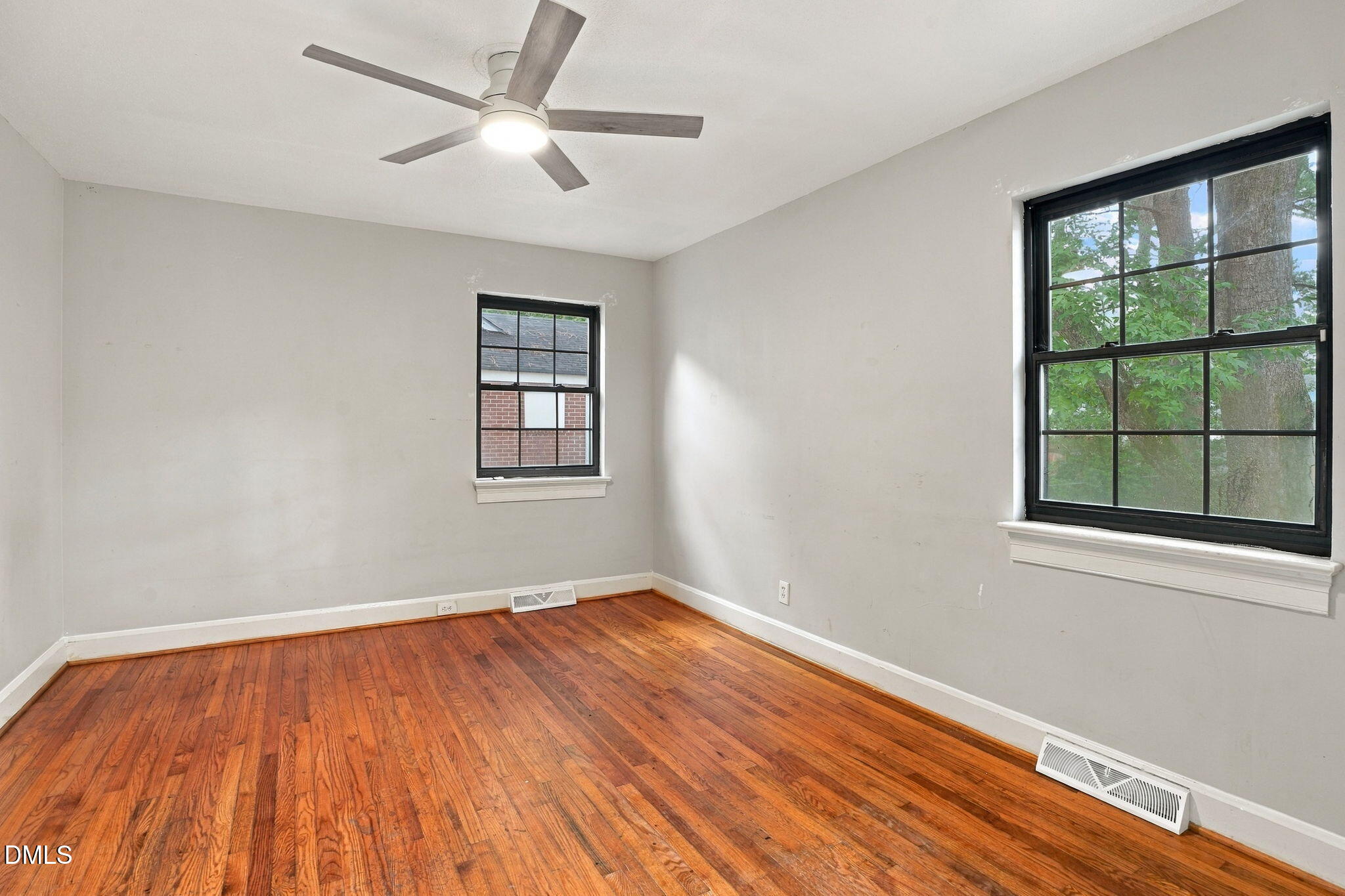504 Rountree Street W Property Photo 8