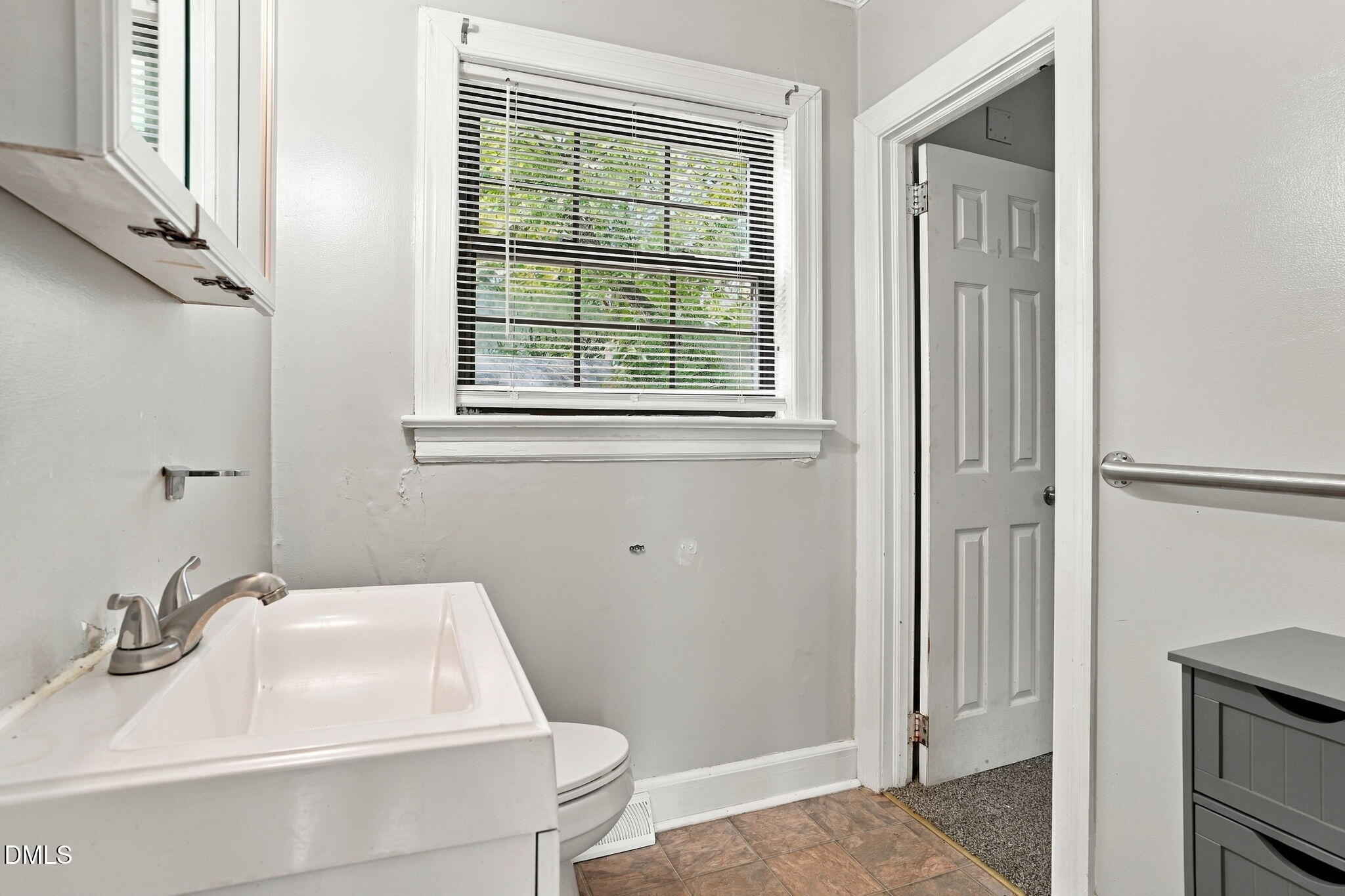 504 Rountree Street W Property Photo 10