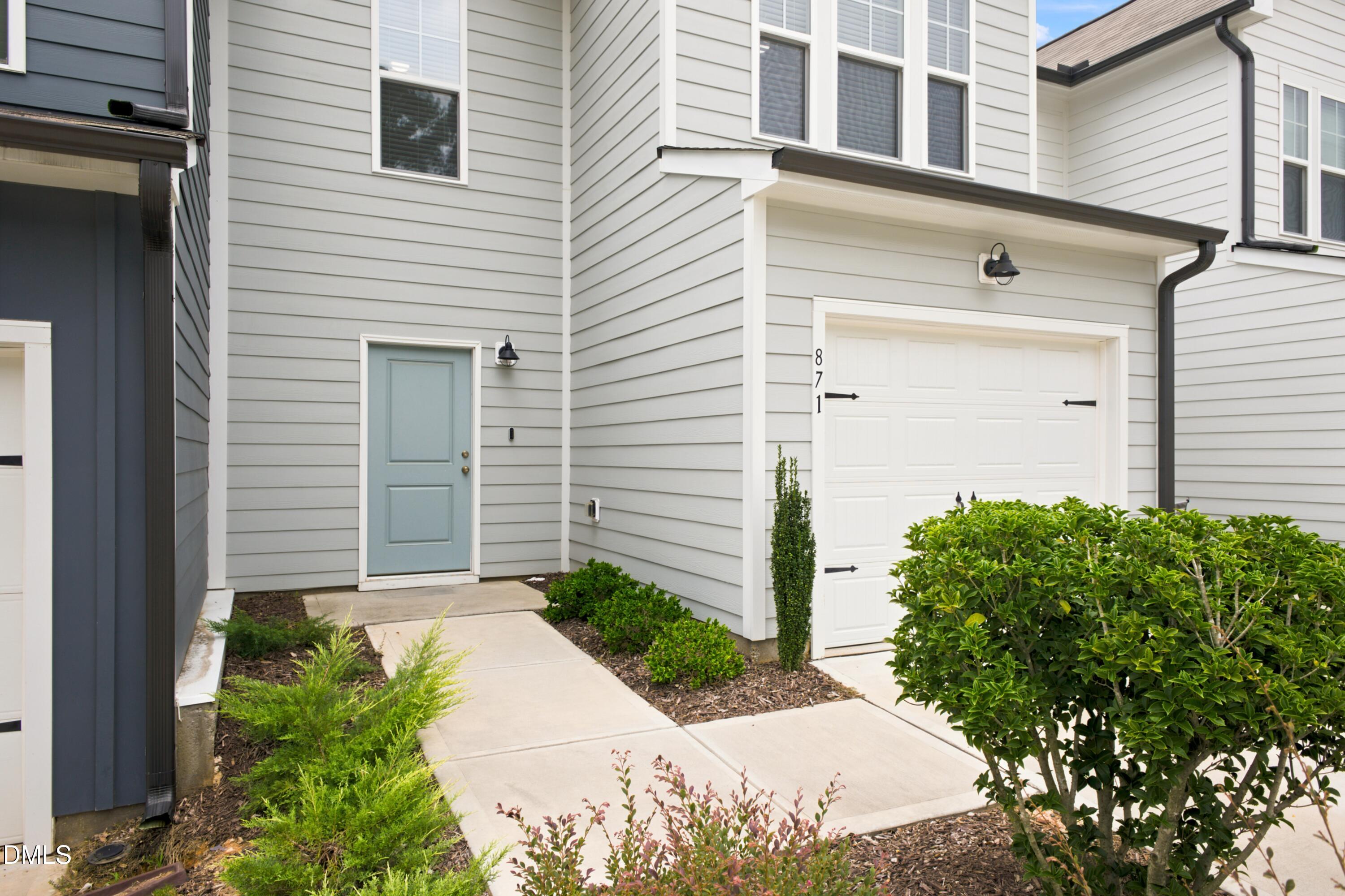 871 Mckenzie Park Terrace Property Photo 3
