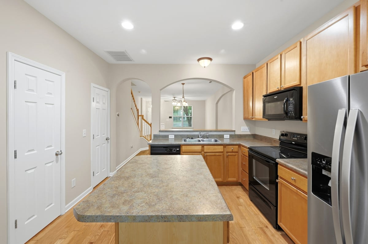 6639 Clarksburg Place Property Photo 7