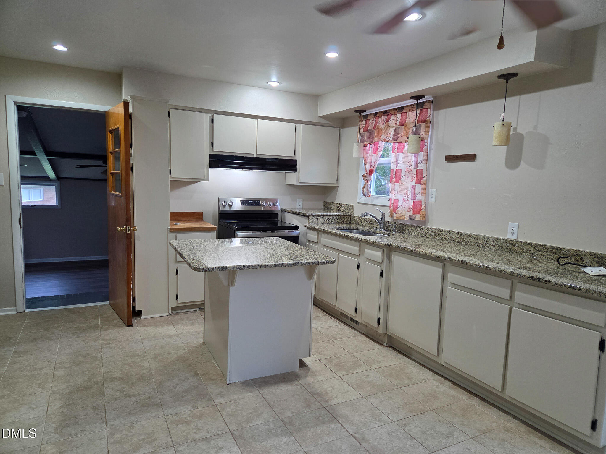 1501 Tierney Circle Property Photo 4