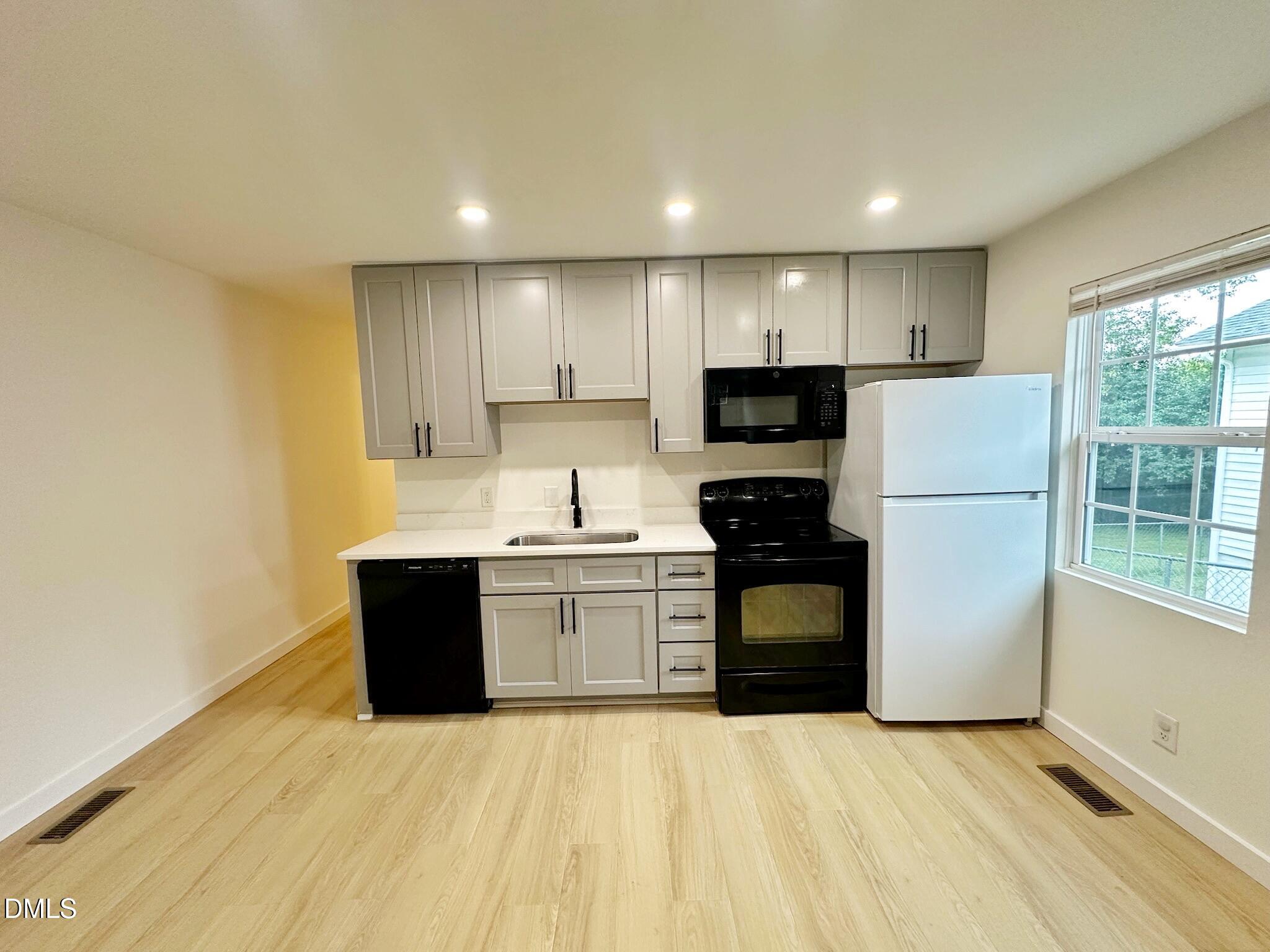 908 Price Avenue Property Photo 14