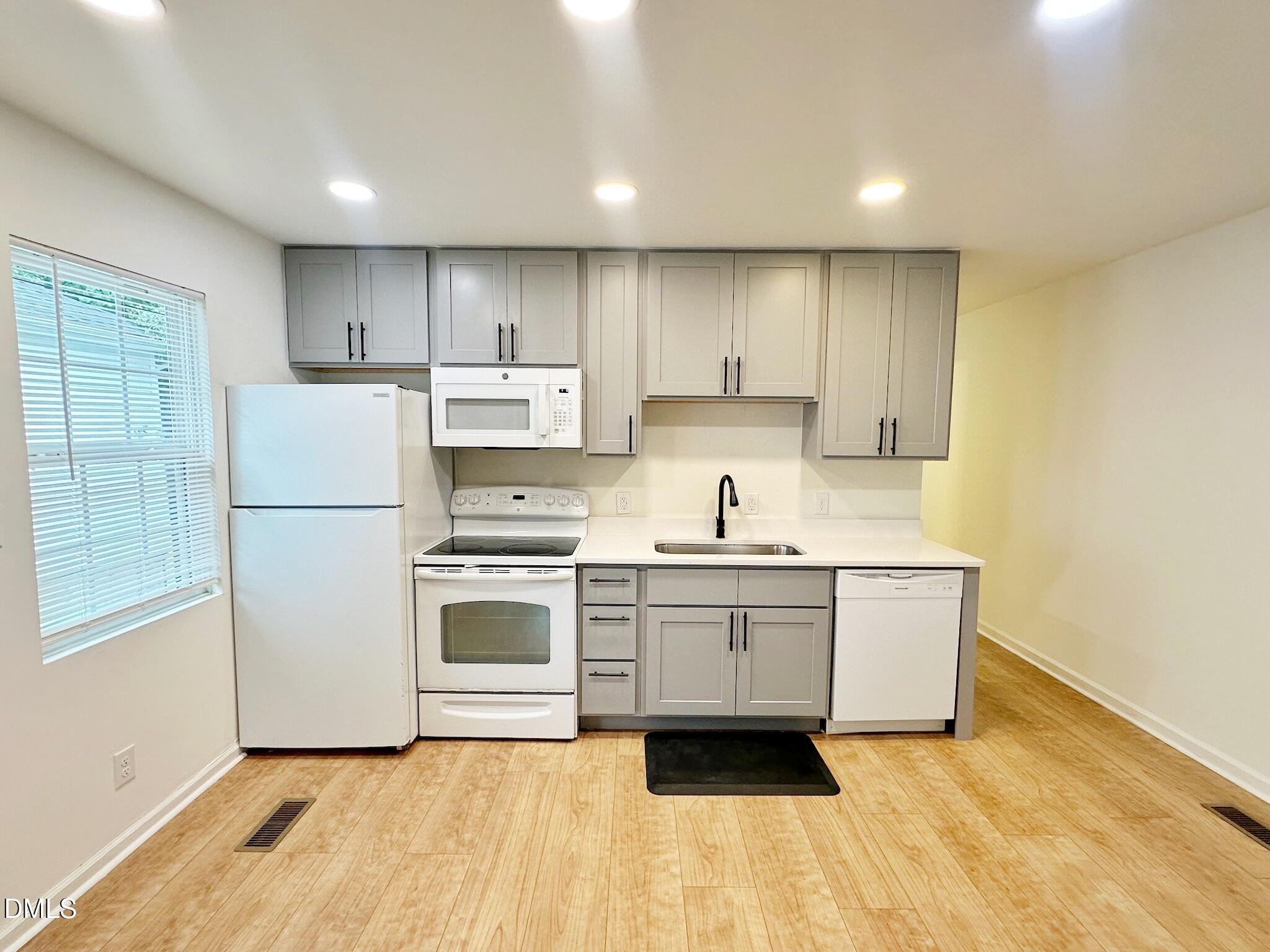 908 Price Avenue Property Photo 24