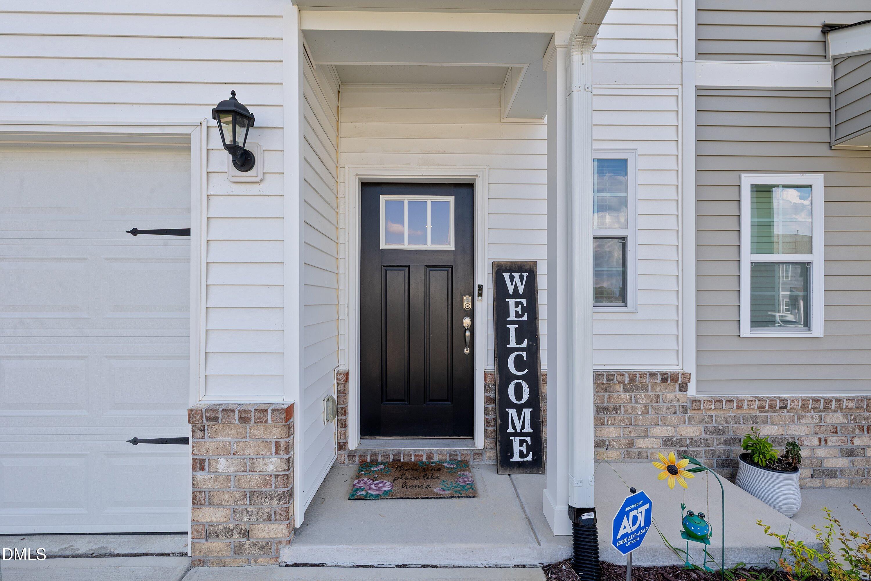 544 Belgian Red Way Property Photo 2