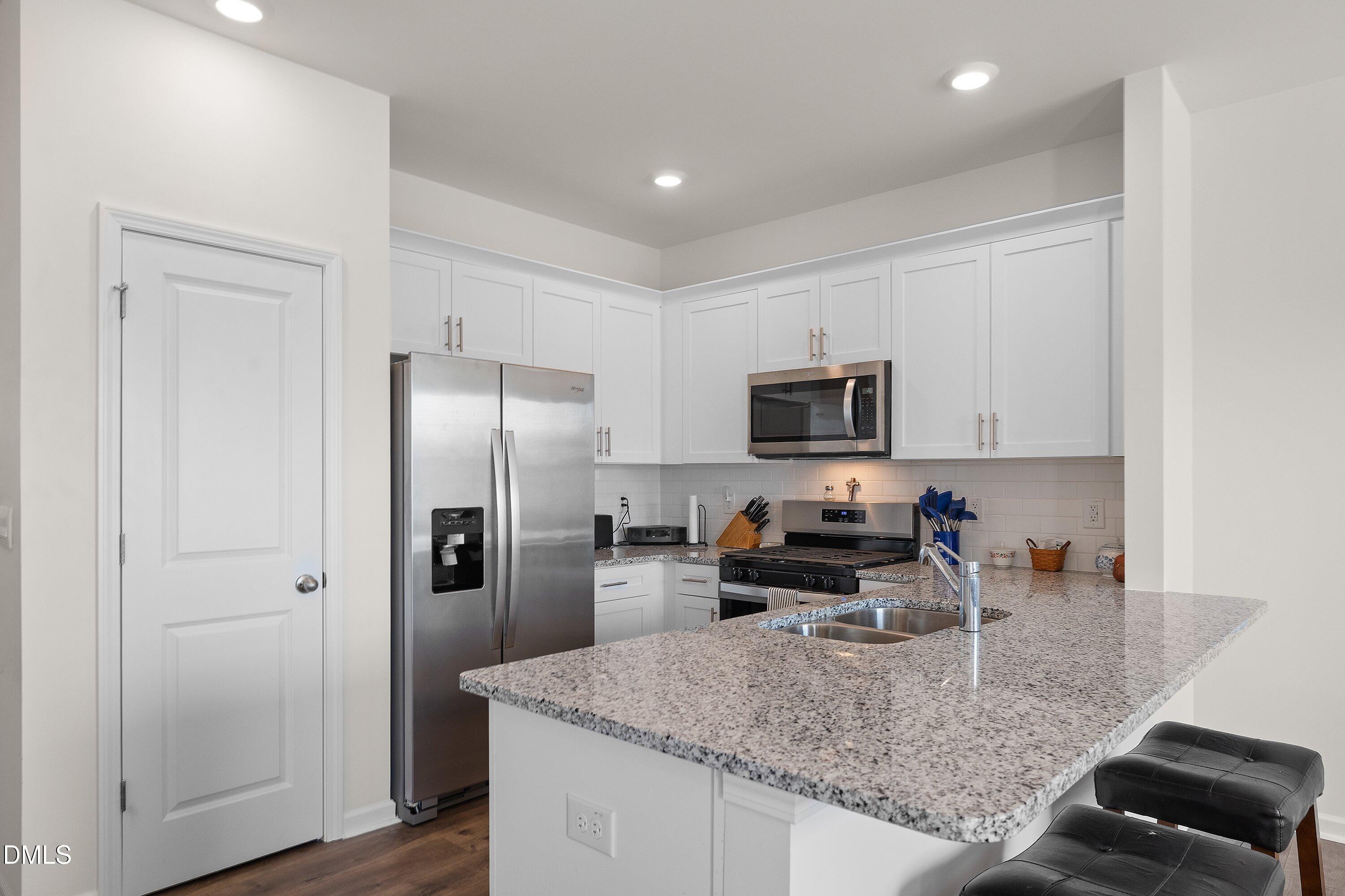544 Belgian Red Way Property Photo 4