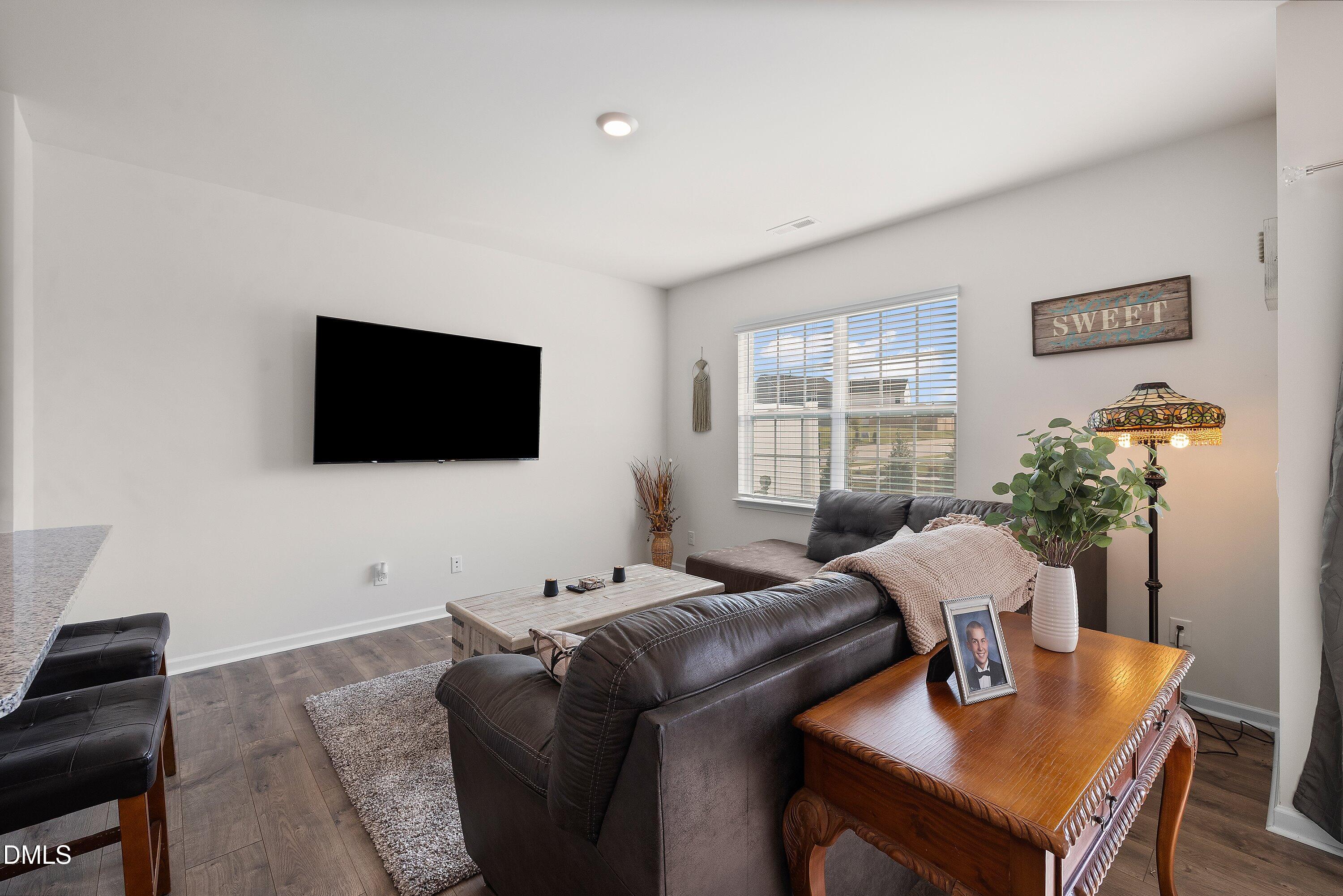 544 Belgian Red Way Property Photo 9